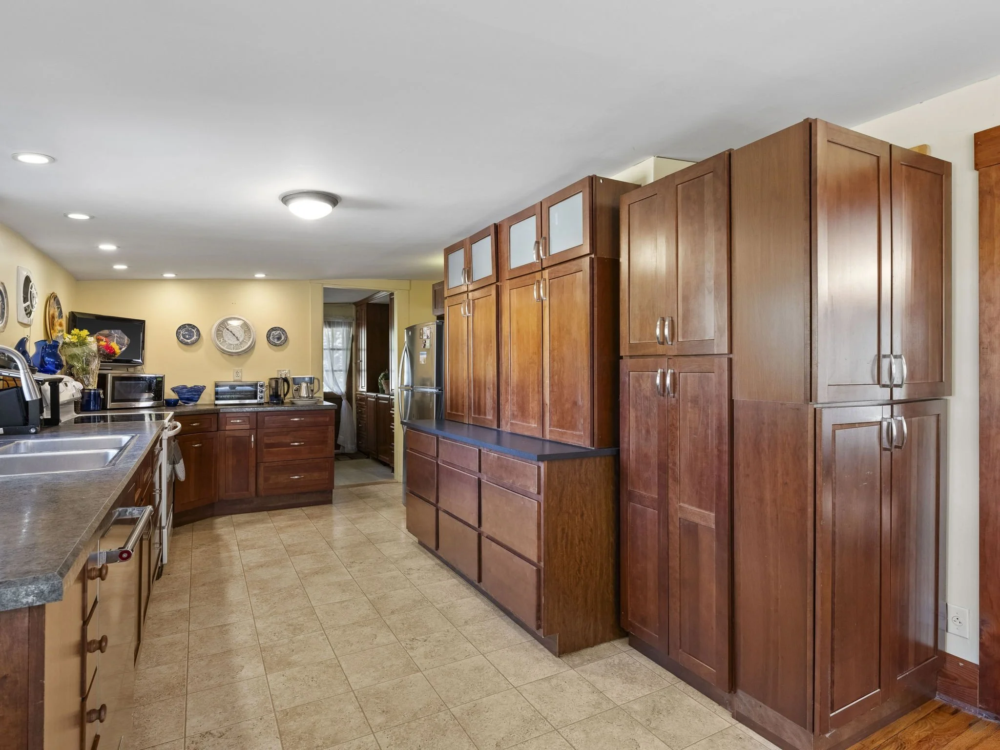 27-web-or-mls-7 Shepley St Groton MA 01450_0023.jpg