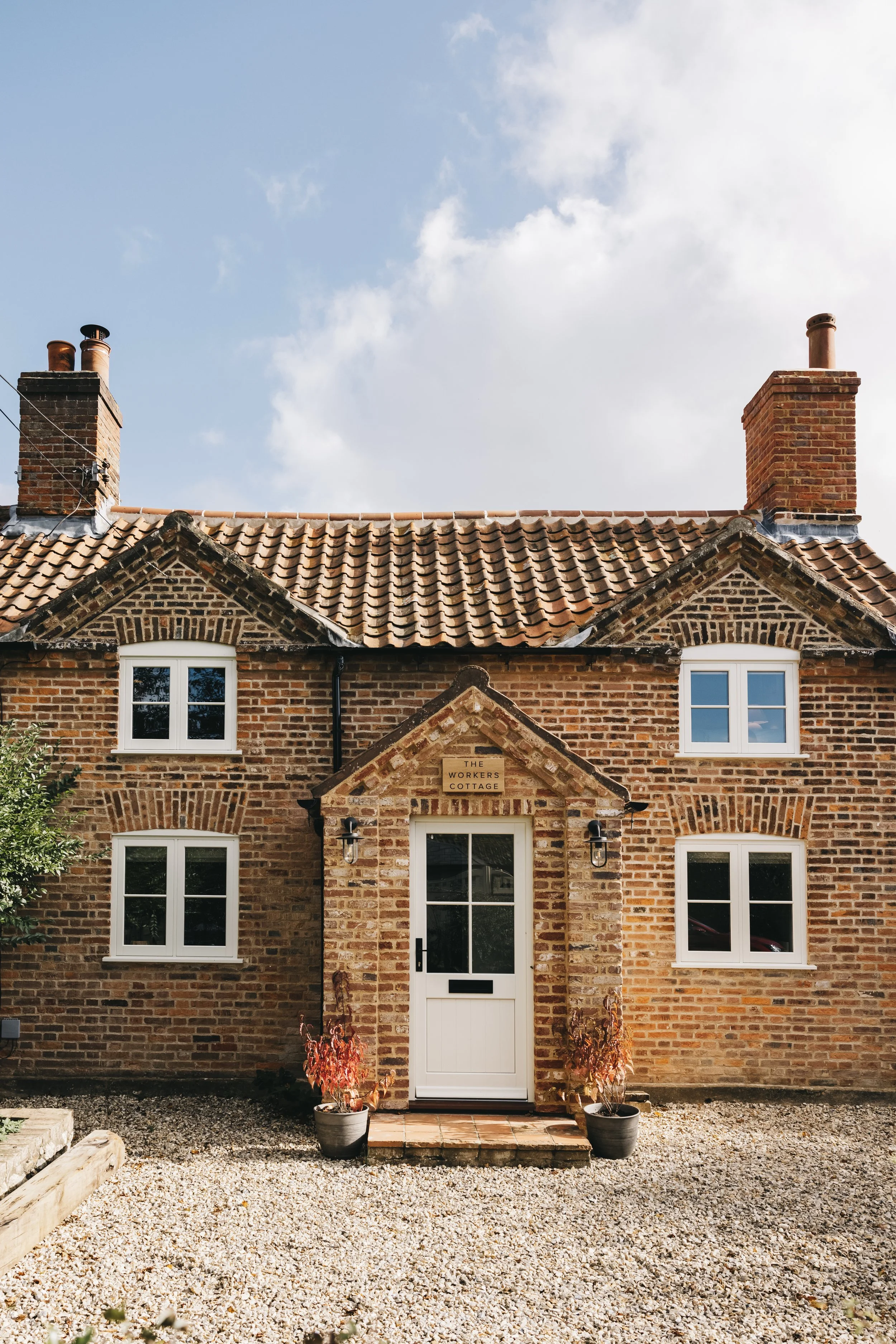 TheWorkersCottage_Norfolk_FrontExterior, Porch, Driveway