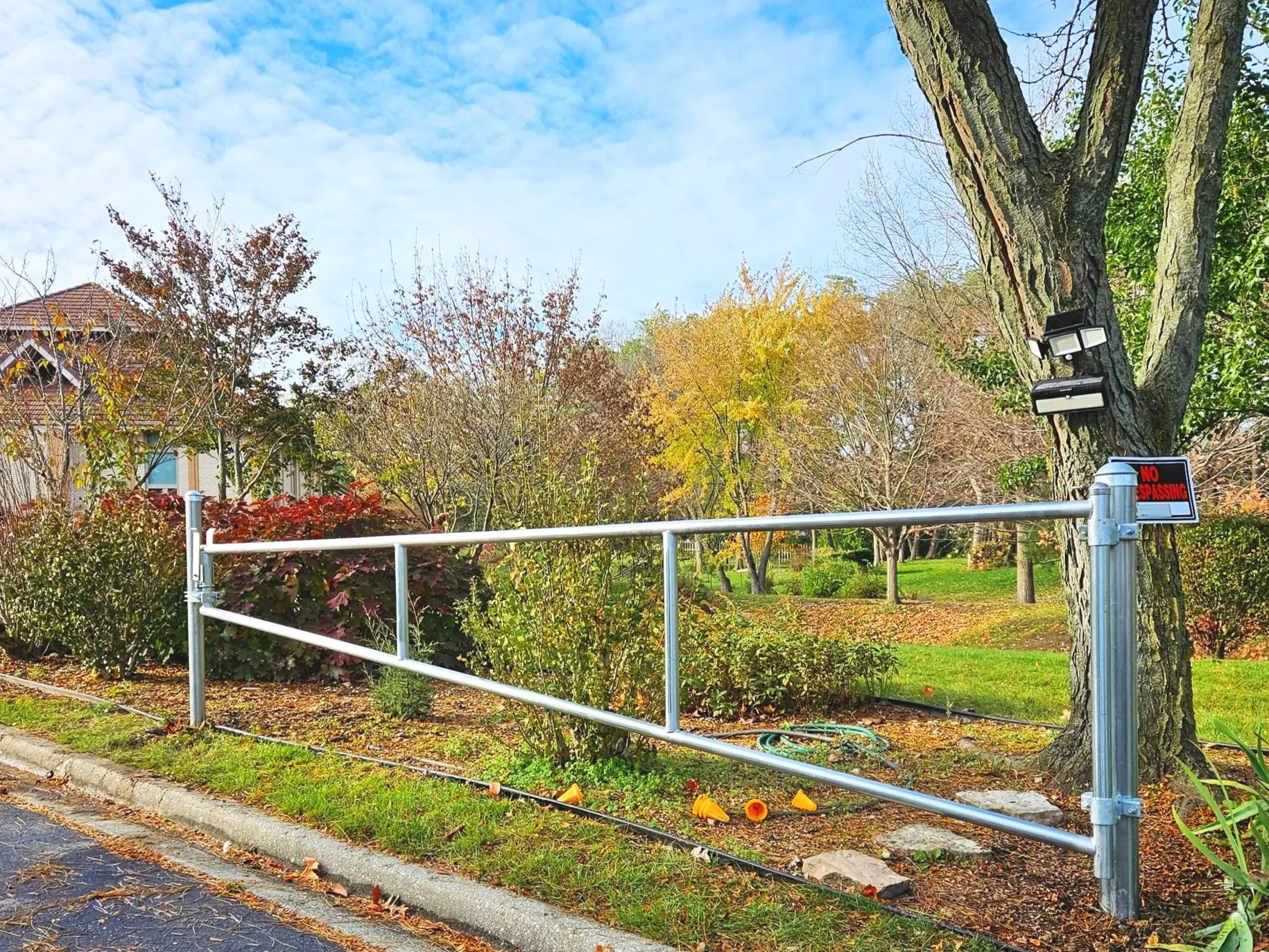 Galvanized steel barrier gate in Willowbrook, IL