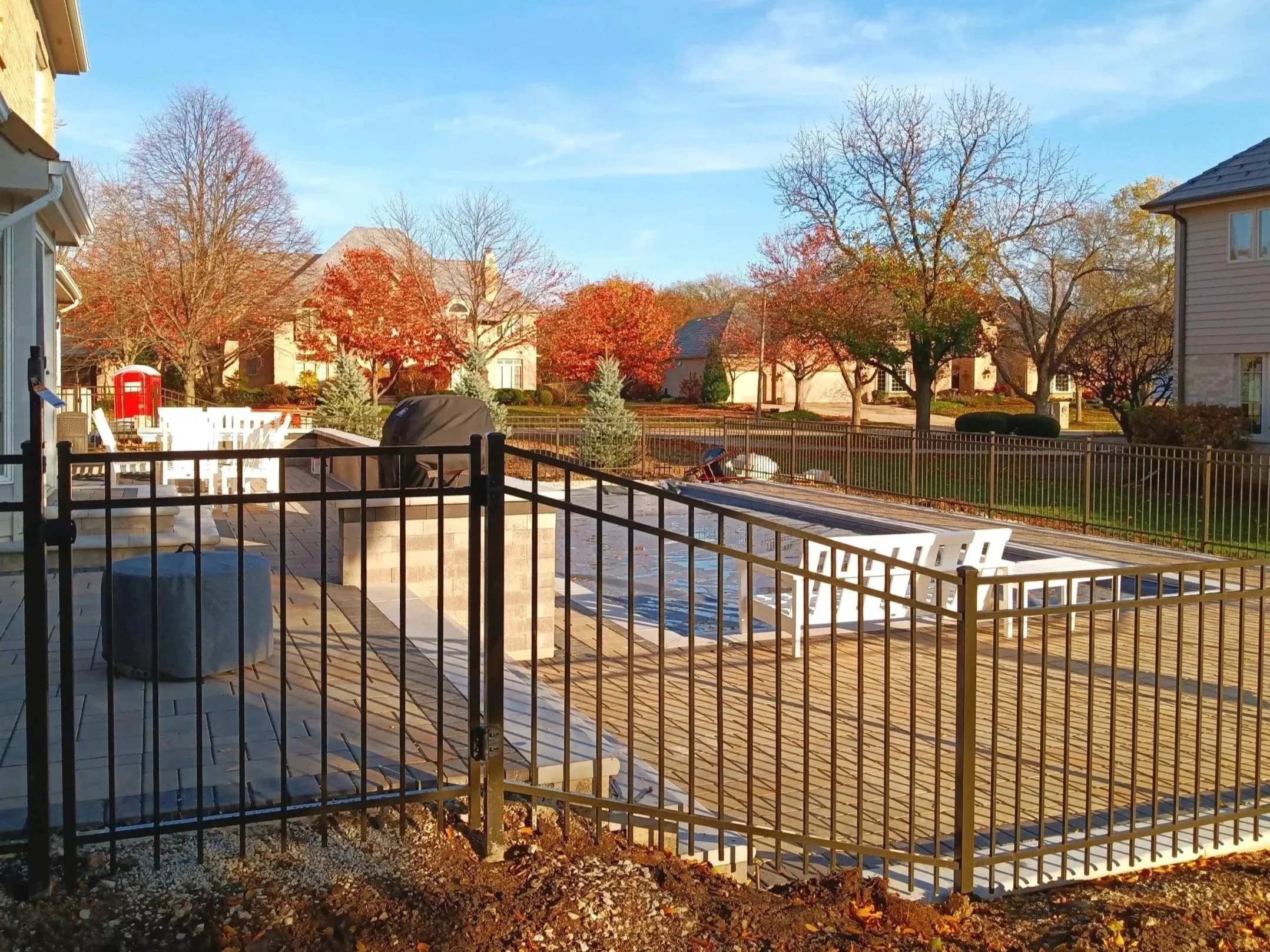 Bronze aluminum pool fence in Naperville, IL
