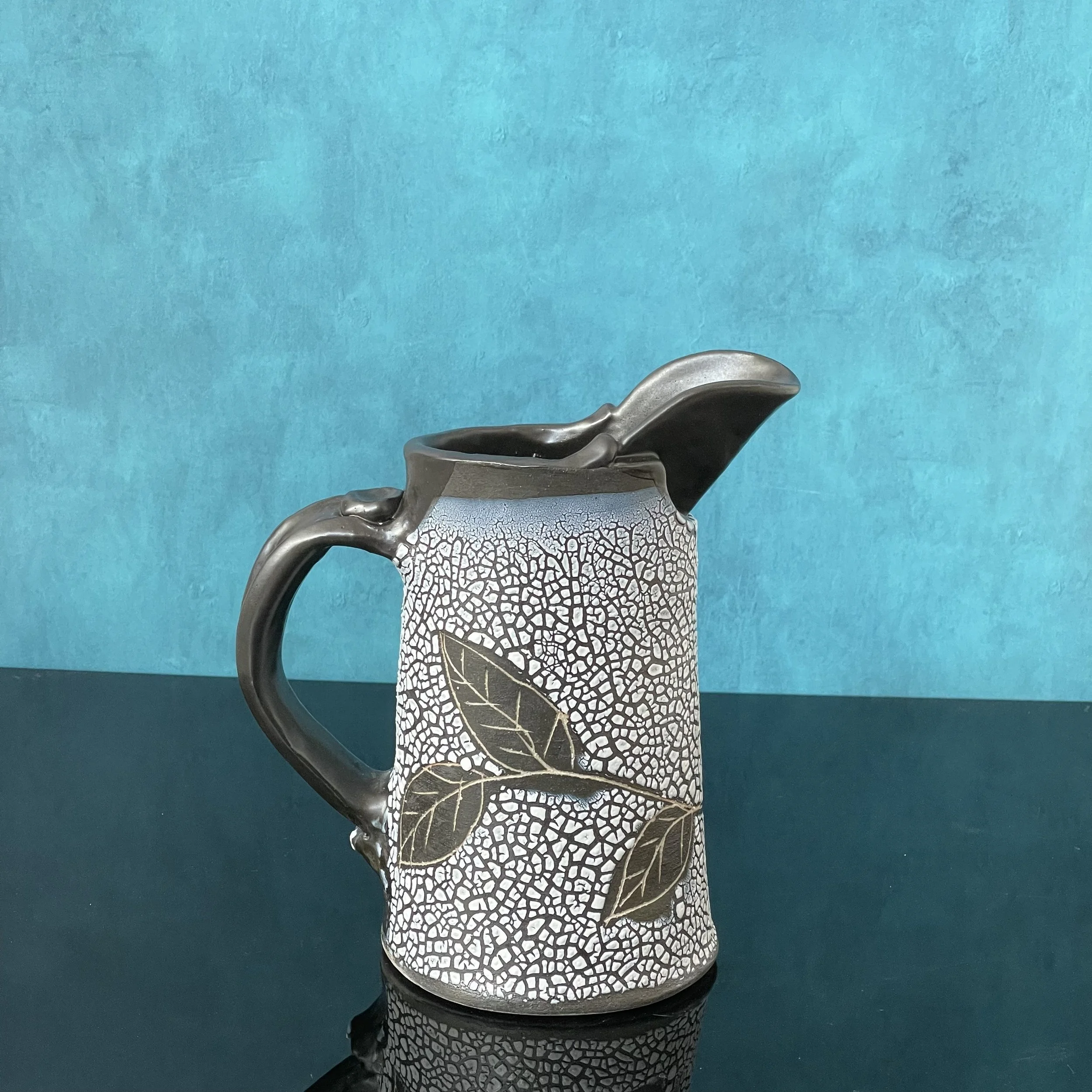 Leaf pitcher side