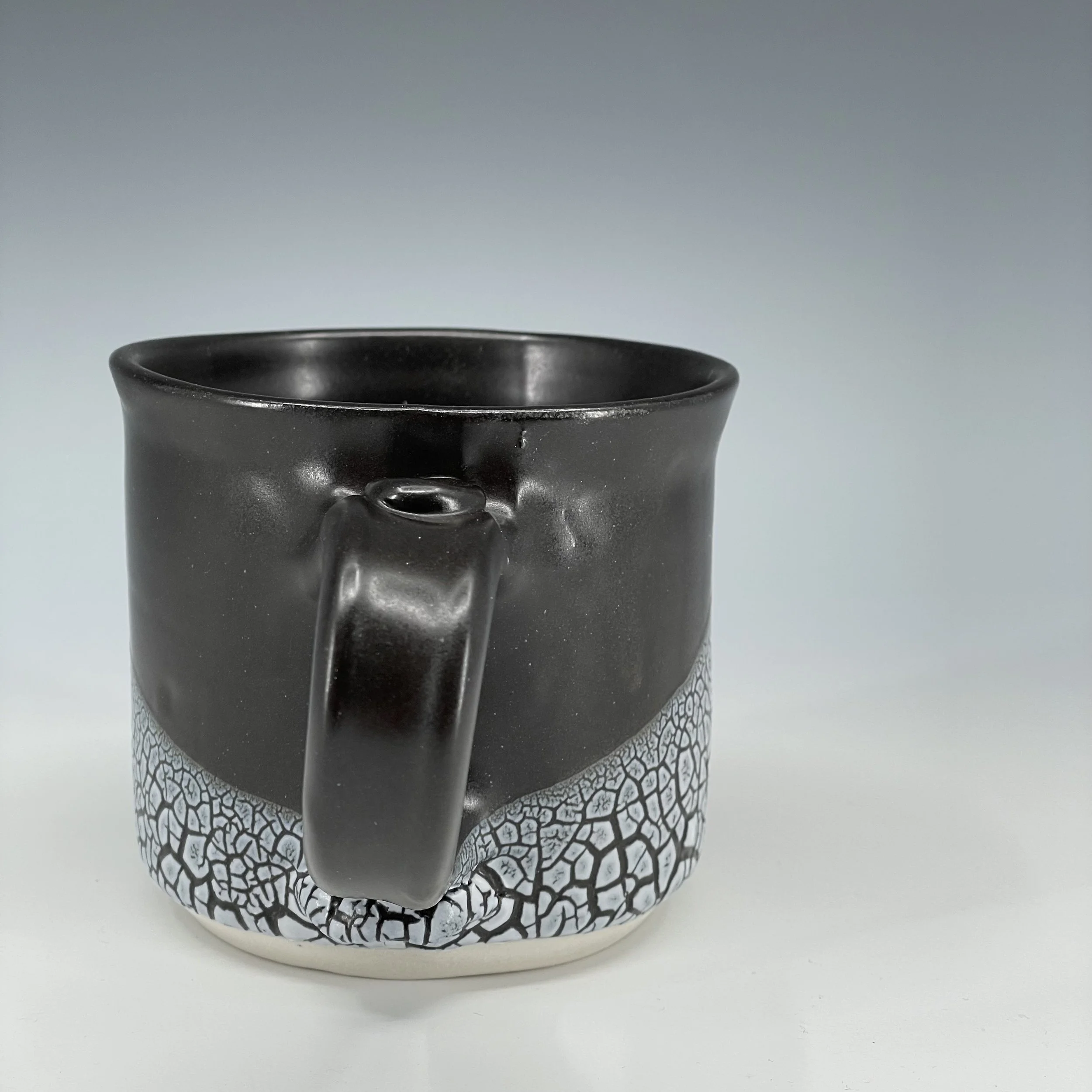 black and crackle mug