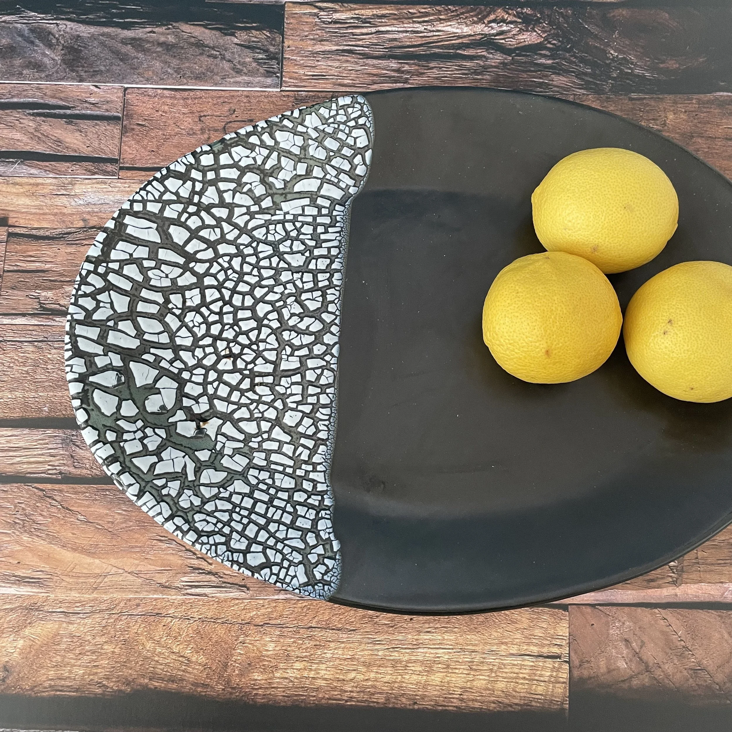 Black and crackle platter detail