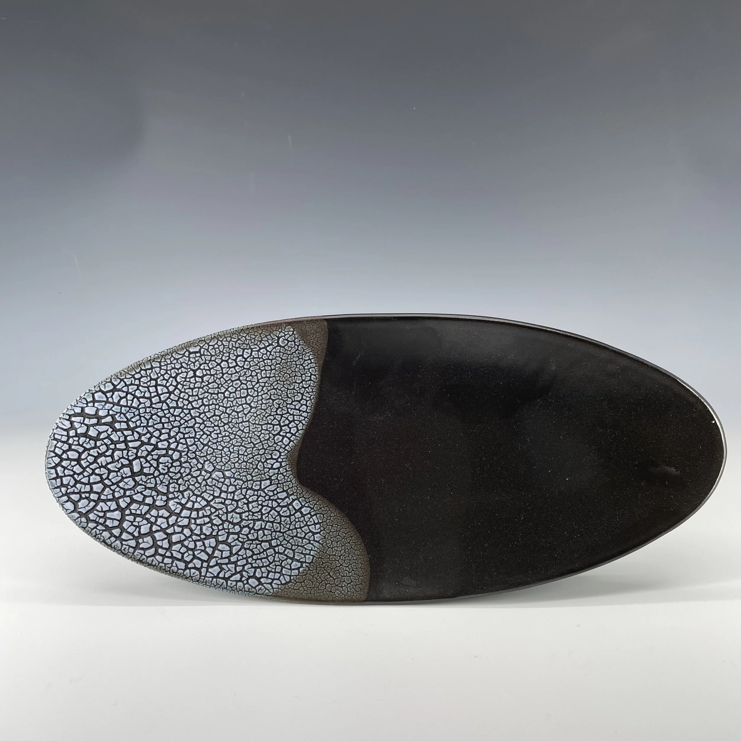 Black and crackle oval platter
