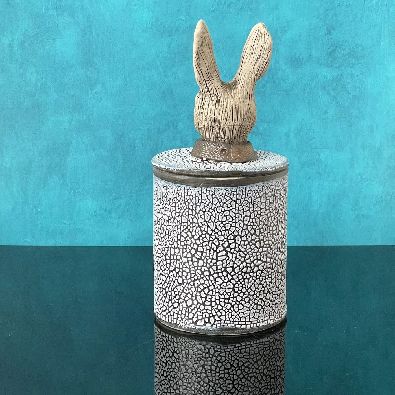 Rabbit jar back