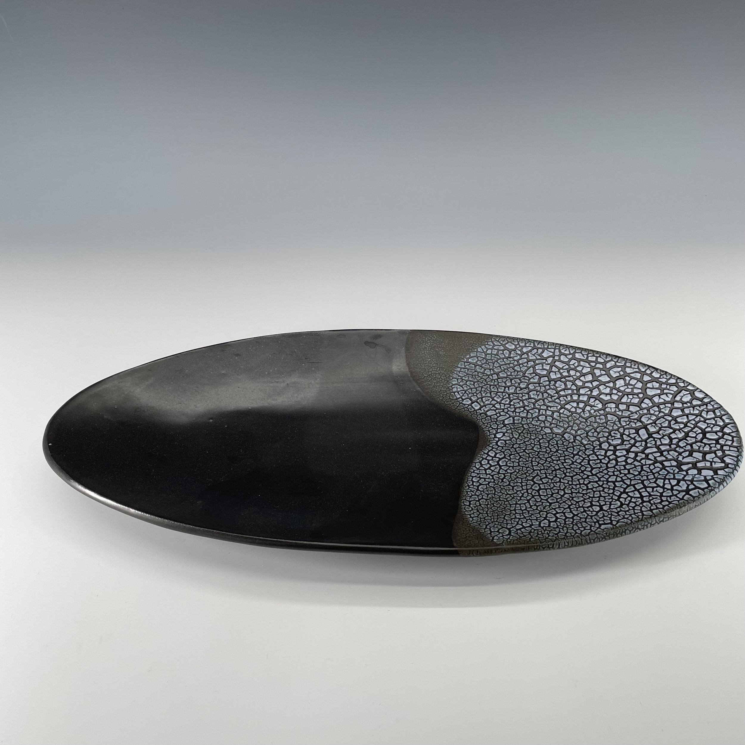 Black and crackle oval platter