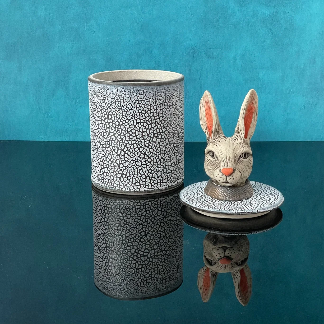 Rabbit jar open