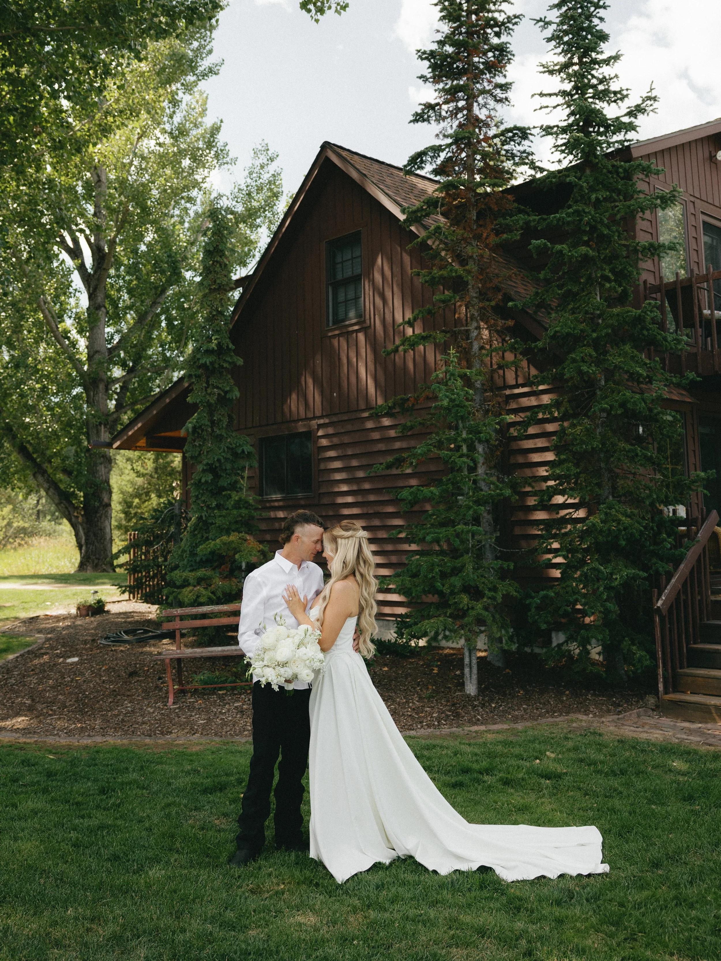 carolyn-tayler-sandpoint-idaho-wedding-summer-august-driftwood-events-private-property-lakeside-kayla-lucio-photo-previews-30.jpg