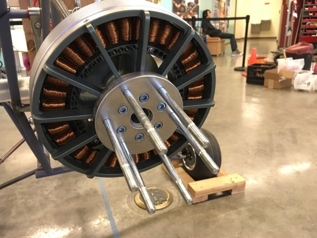  The first step is to insert the M8 bolts from the front and then mount the adapter to the motor using the M6 socket head cap screws. 