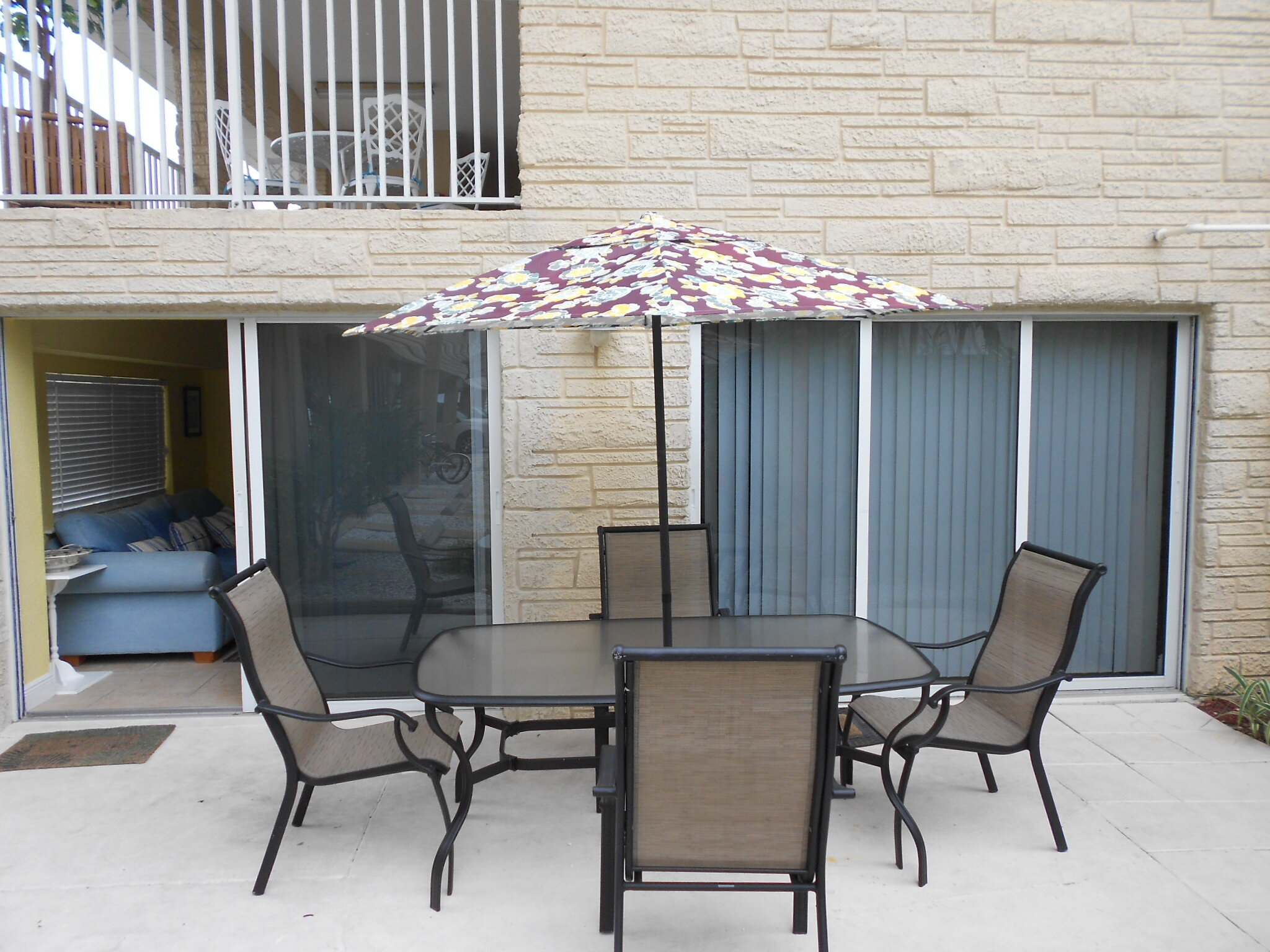 patio area from living and reading room.JPG