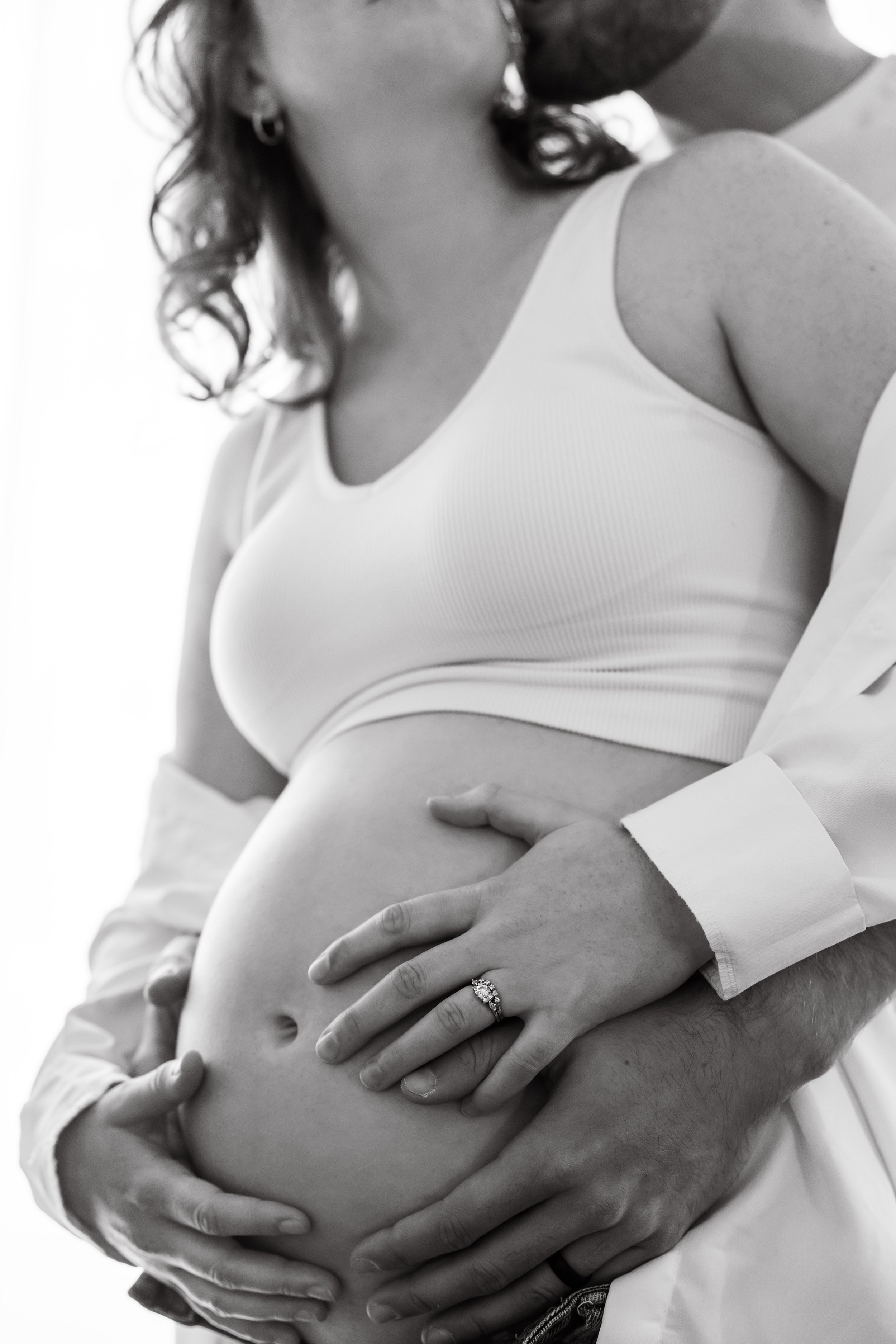 Marisa & DJ_Maternity_20231112_23-2.jpg