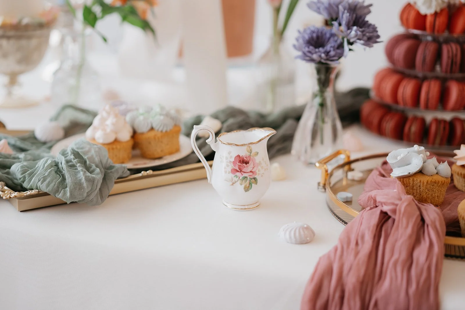 Majolica_photo_Henriette_Dessert_Spring_photoshoot_97.jpg