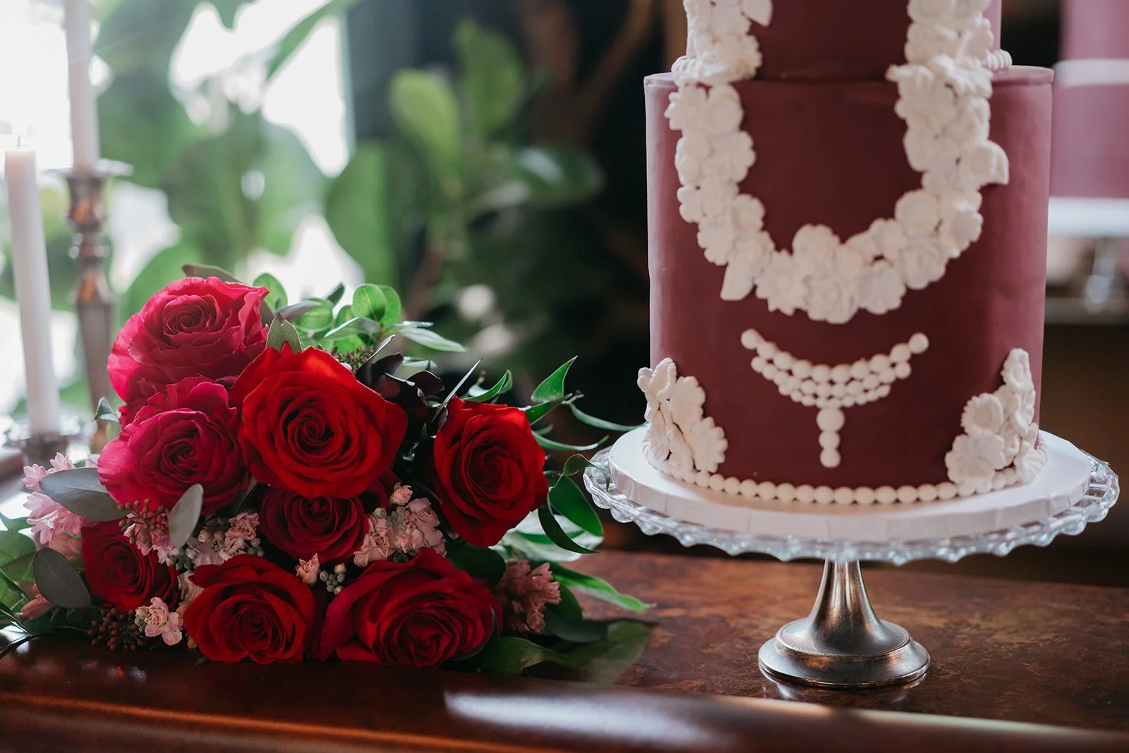 Majolica Photos x Manoir Blackswan