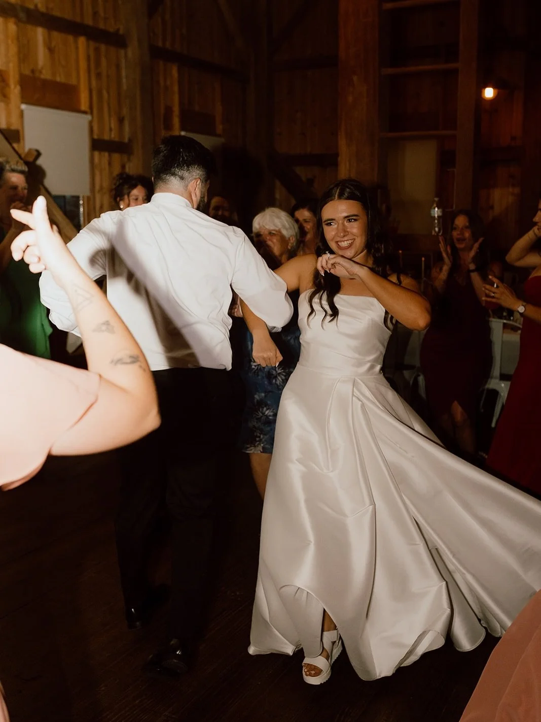 POV: You finally get to just celebrate 🤩✨

The nerves are gone. The timeline doesn&rsquo;t matter. It&rsquo;s just you, your person, and everyone you love cheering you on.

That&rsquo;s the part that makes it unforgettable.

If you can picture yours