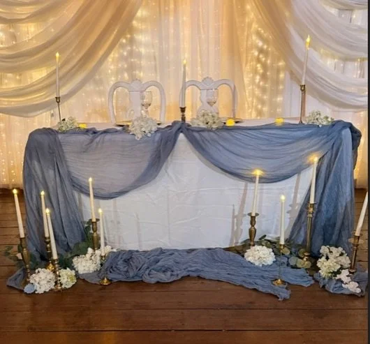 Your head table = your moment ✨

There are so many different ways to style it, and we love seeing how each couple makes it their own.

With all the d&eacute;cor options available at Peacock Ridge, the possibilities are endless 🤍

Which one is your f