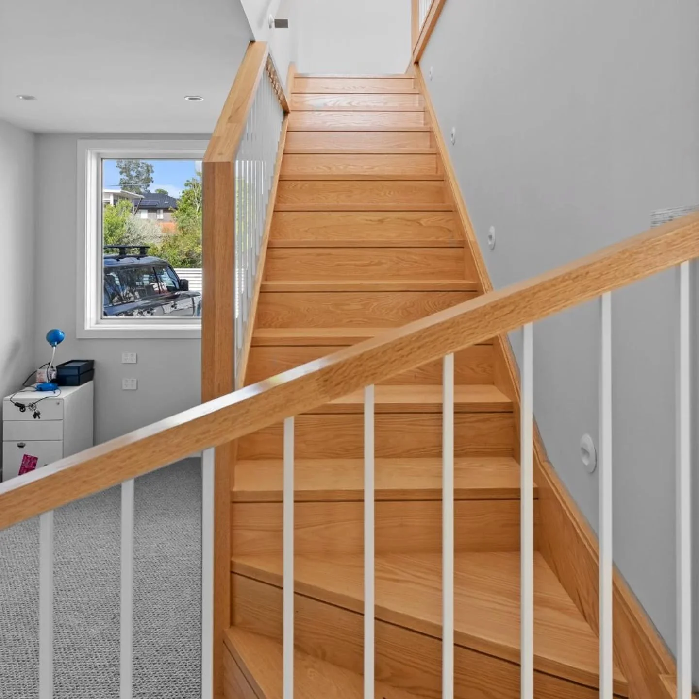Full American Oak staircase with beautiful shadowline nosing detail for @delany_building_carpentry