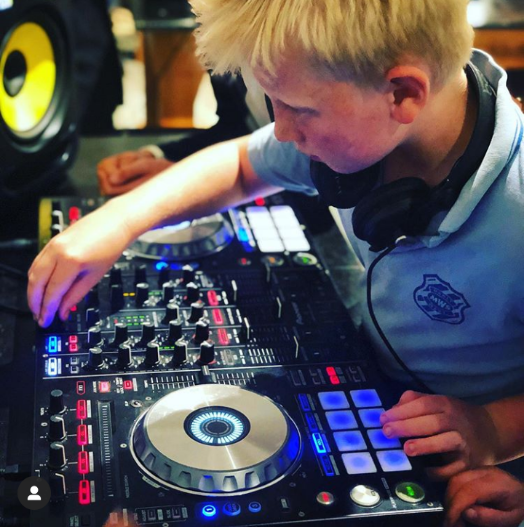 Zureal Dj School zureal dj school