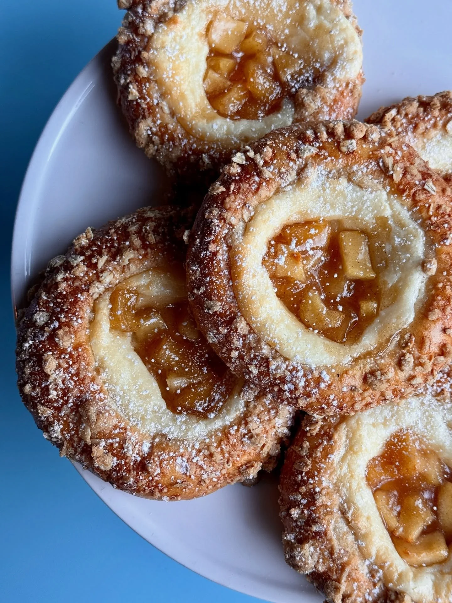 A Danish a day keeps the doctor away, or something like that! Find our pillowy 🍎&nbsp;APPLE + CHEESE DANISH 🍎&nbsp;in our morning pastry case every day this season. Perfectly spiced with a sweet oat crumble, it&rsquo;s just the right amount of swee