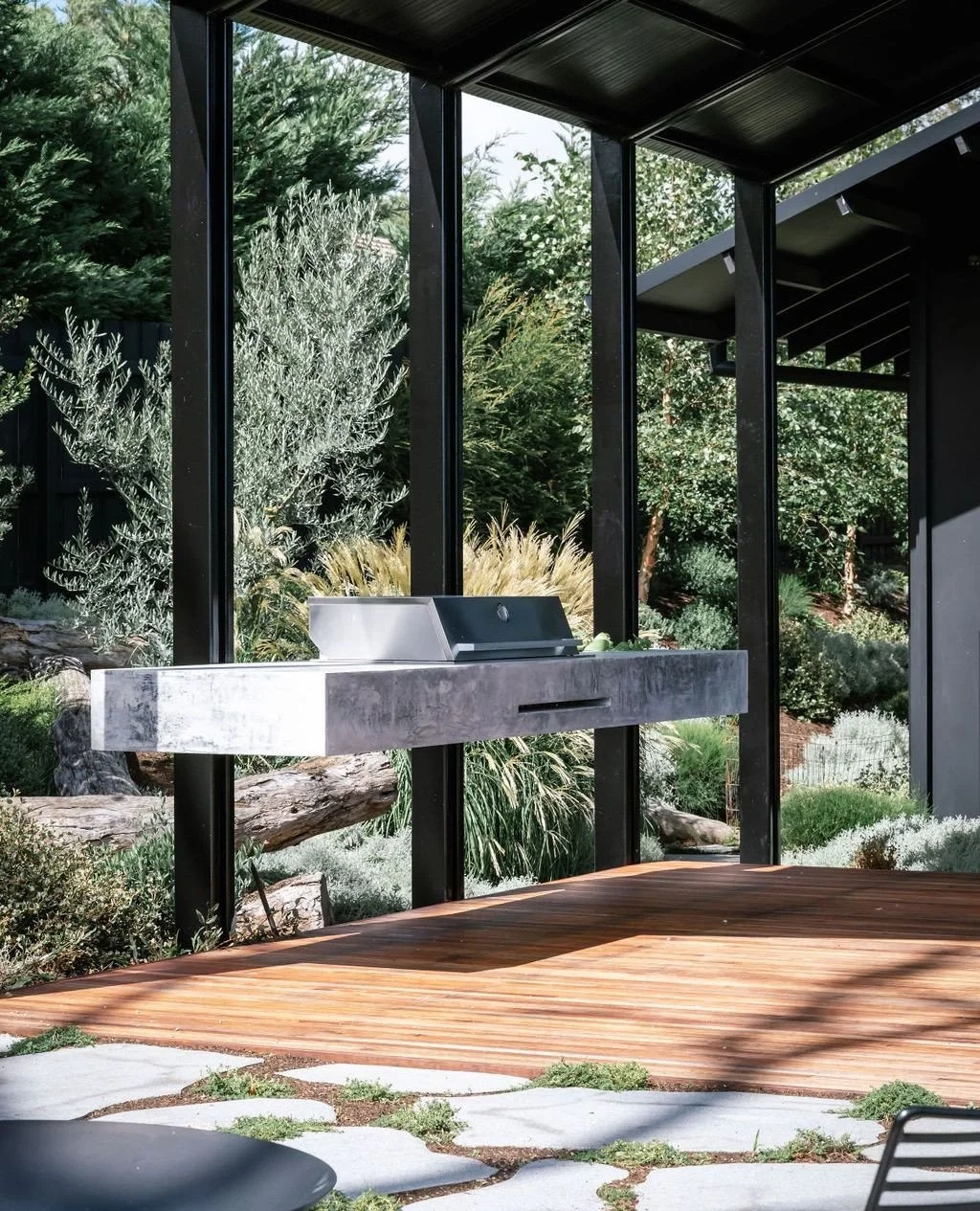 ⁠This off-form concrete BBQ bench didn&rsquo;t just land here - it was poured, formed and finished with care. Crisp lines, square edges and that smooth surface all come down to formwork done right and a finish hand-trowelled to perfection.⁠
⁠
Garden 