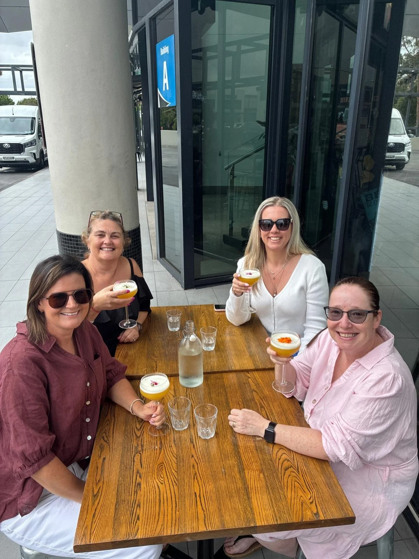 Happy Thursday!! Christmas is only in 14 days 🎄 Have you booked your Christmas party yet?