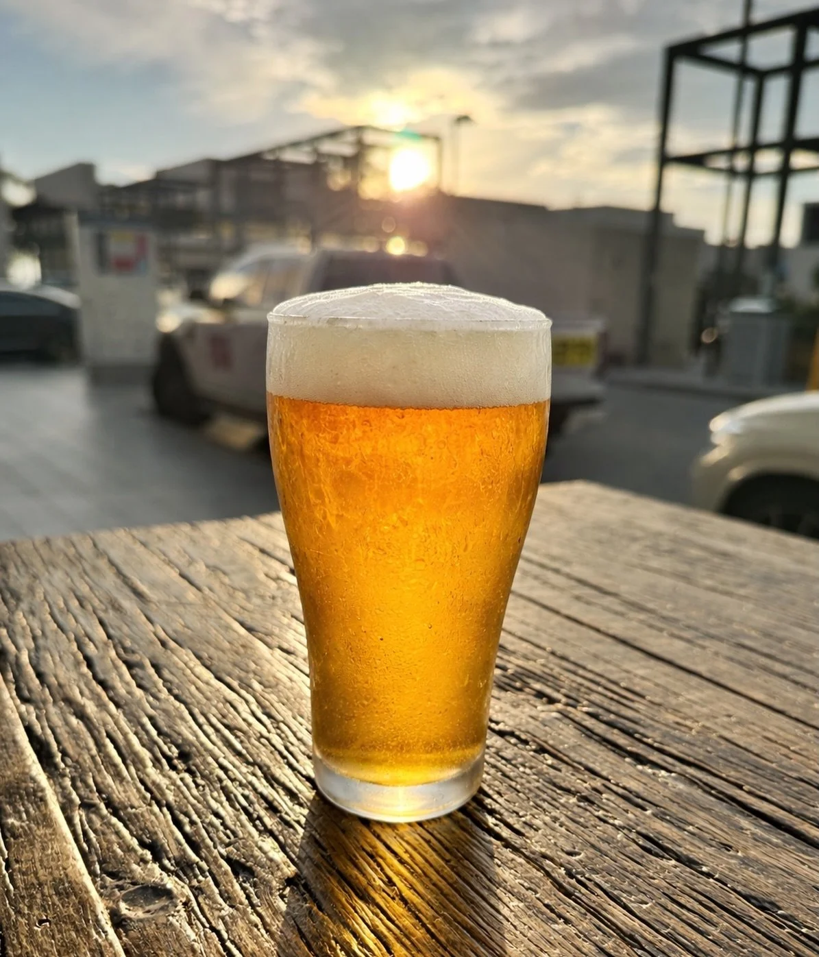 A cold beer&rsquo;s got your name on it at the Pickled Bear 🍺 Open till midnight tonight.