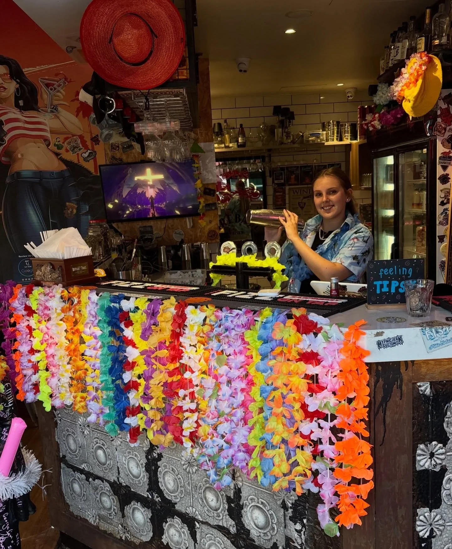 Who&rsquo;s joining us for Hawaiian Night tonight? 🌺 
We&rsquo;re open until midnight!! Come through and try our special cocktails!