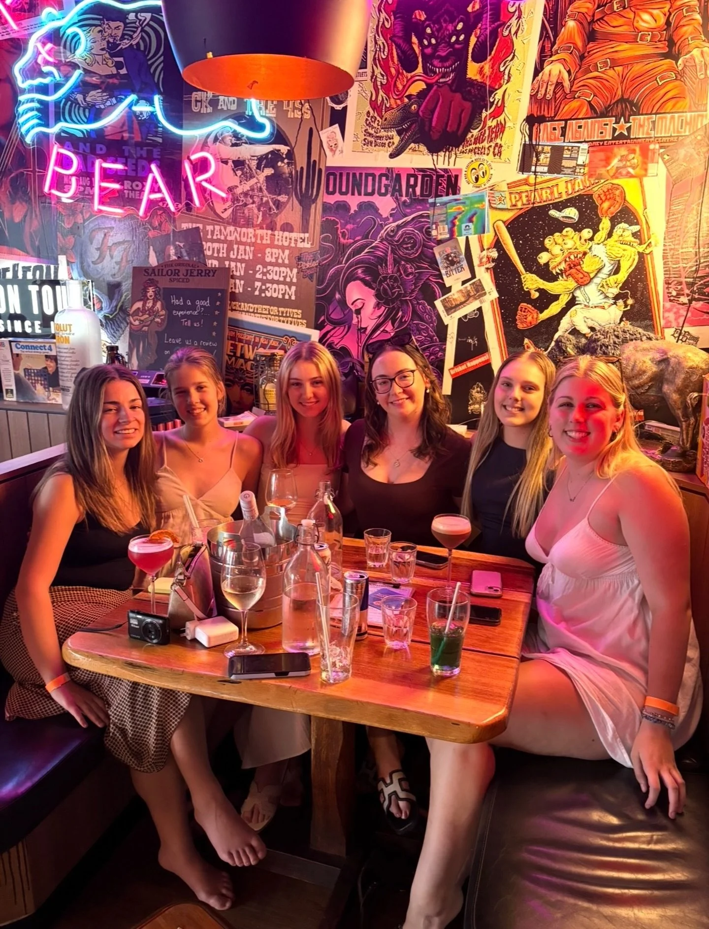 Girls night, good vibes, and cocktails that hit just right 🍸✨