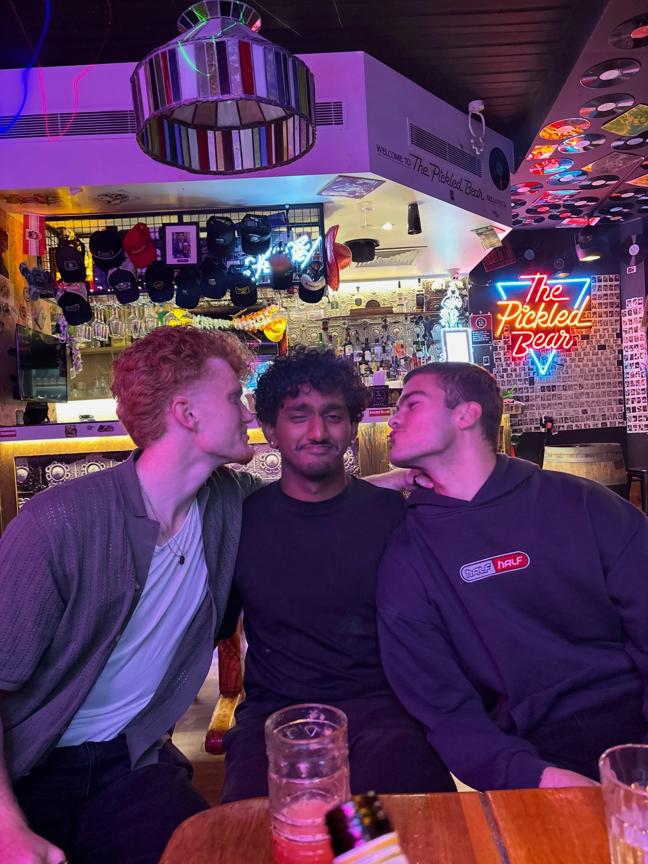 Happy Friday! Grab your mates and come down for a drink 🍻