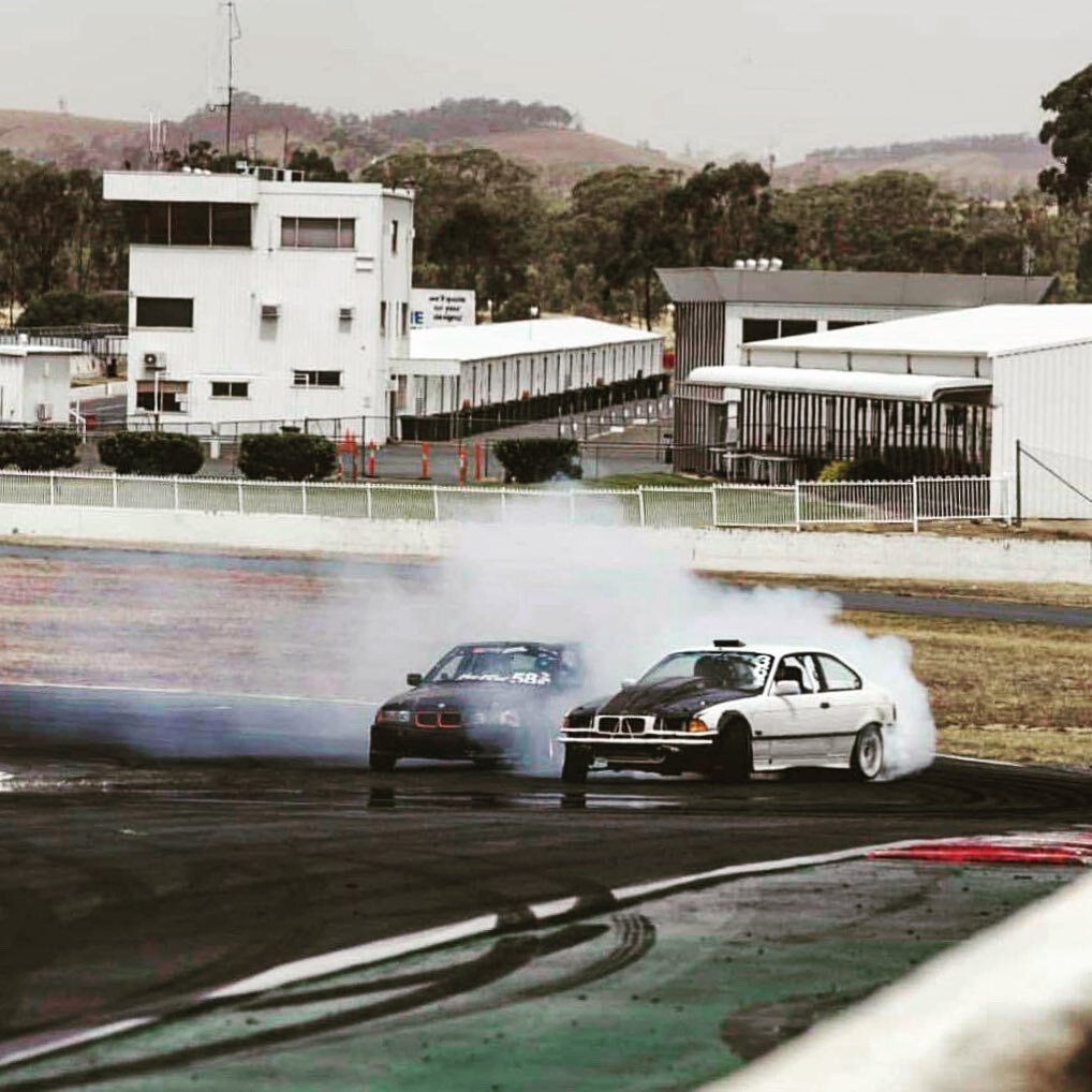 E36 Tandems at Winton Summer Matsuri

M52 and LS1 Turbo 
#e36 #e36drift #tandem #bmw #bmwdrift #wintonraceway #summermatsuri