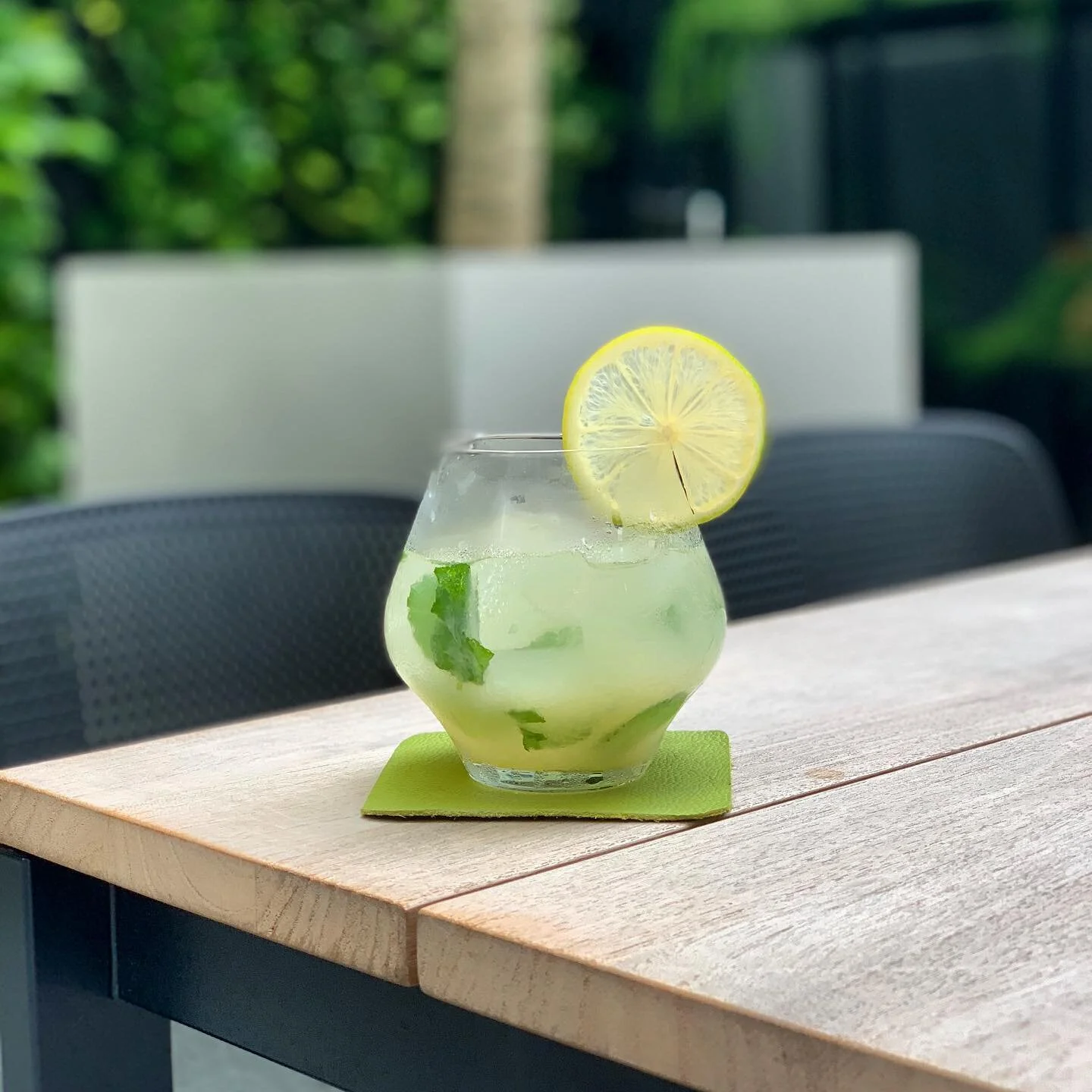 Mojito //夜間限定//
義大利熱門調酒
被譽為沁涼系調酒的不敗經典
我們額外增加驚喜款給大家選擇哦
每週五、六晚間19:00-24:00歡迎來嚐鮮

#mojito #cocktails 
#jytcafe #jytdesign
#kristalia #colanderchair #beeasy