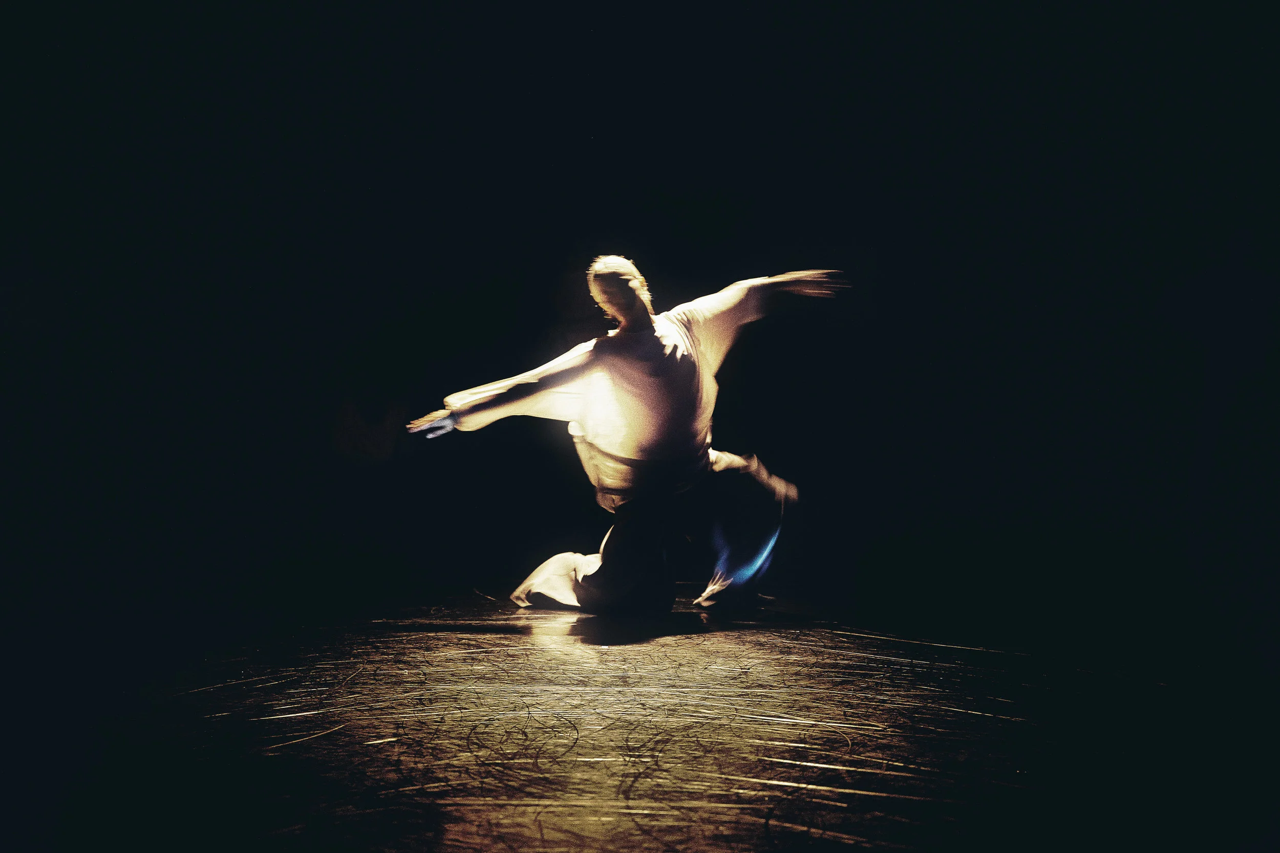 Silent Lines — Russell Maliphant Dance Company