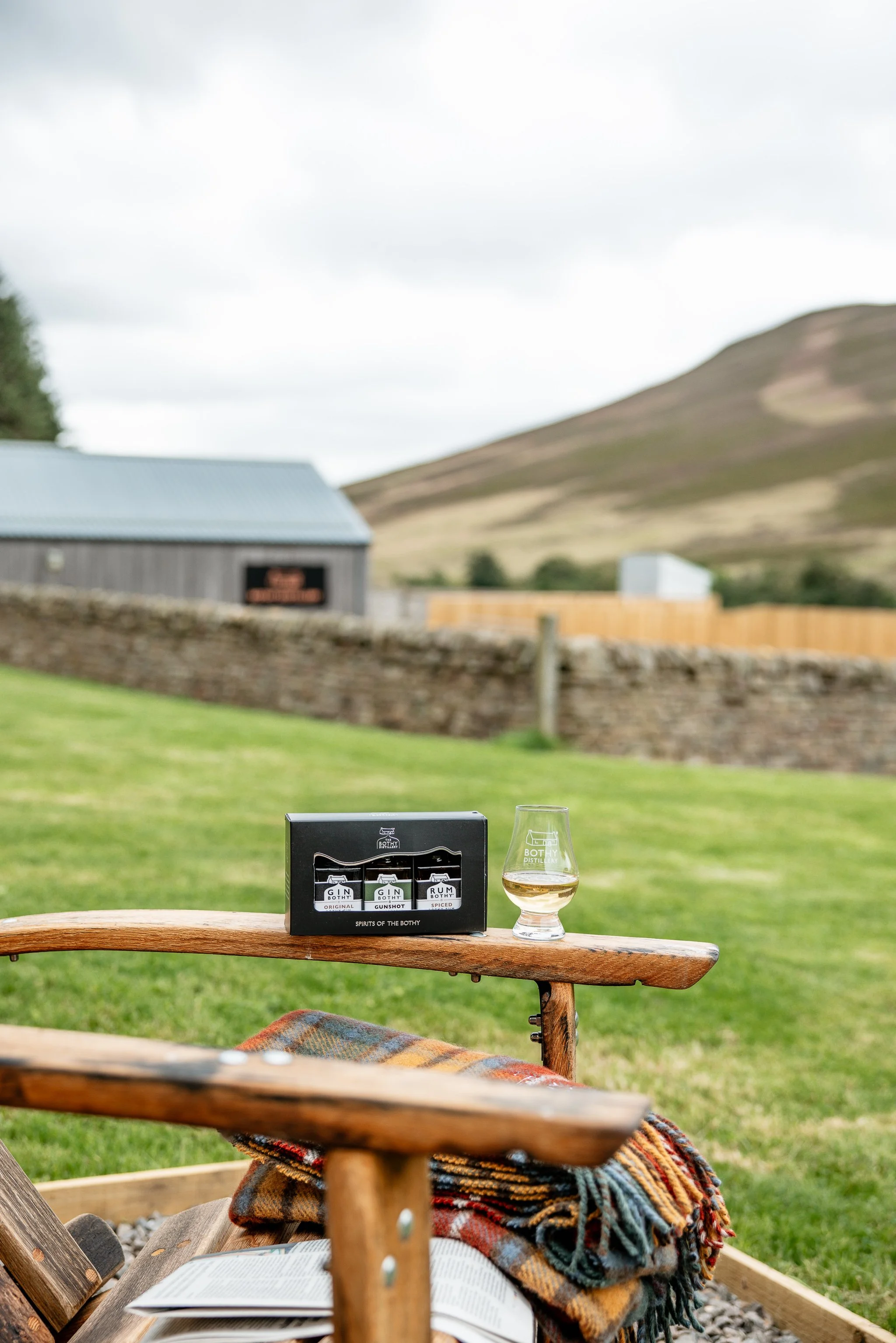 © Julia Caira 2025_Gin Bothy Lifestyle 110825-5343.jpg