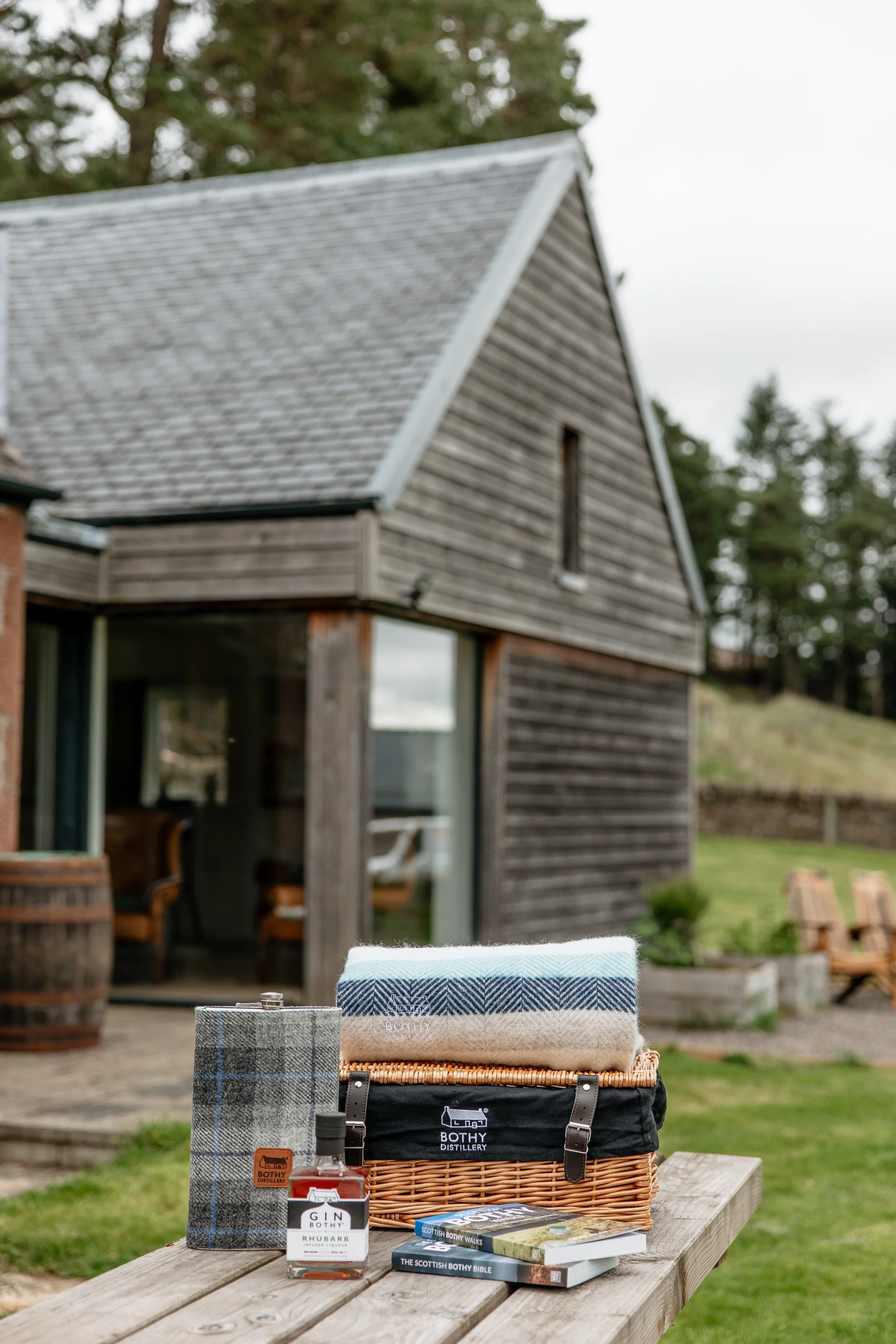 © Julia Caira 2025_Gin Bothy Lifestyle 110825-5394.jpg
