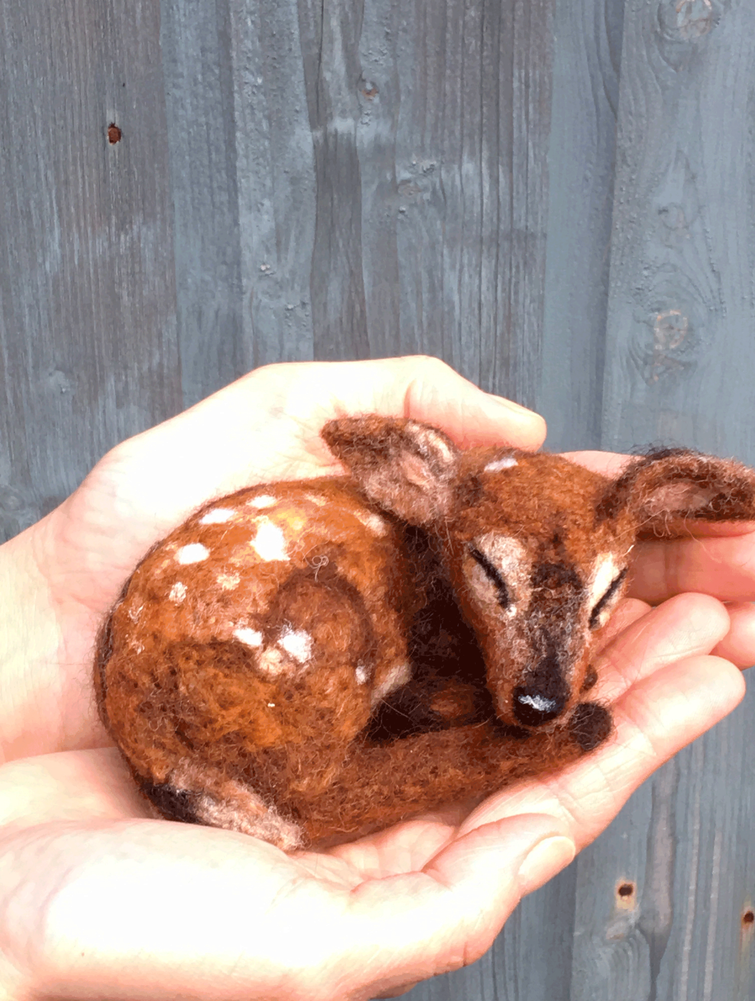 Deer-needle-felt.gif