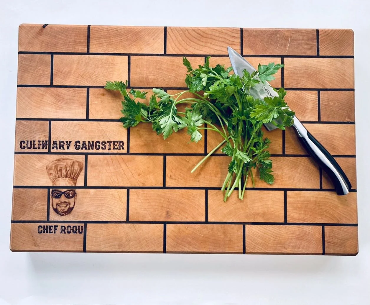 Super fun cutting board for an amazing father, chef, and man of service! @roqu56 🤗💜

Cutting board provided by client
Pyrography by yours truly

#customorder #specialorder #cuttingboard #pyrography #pyrographyart #woodart #woodburning #woodburninga