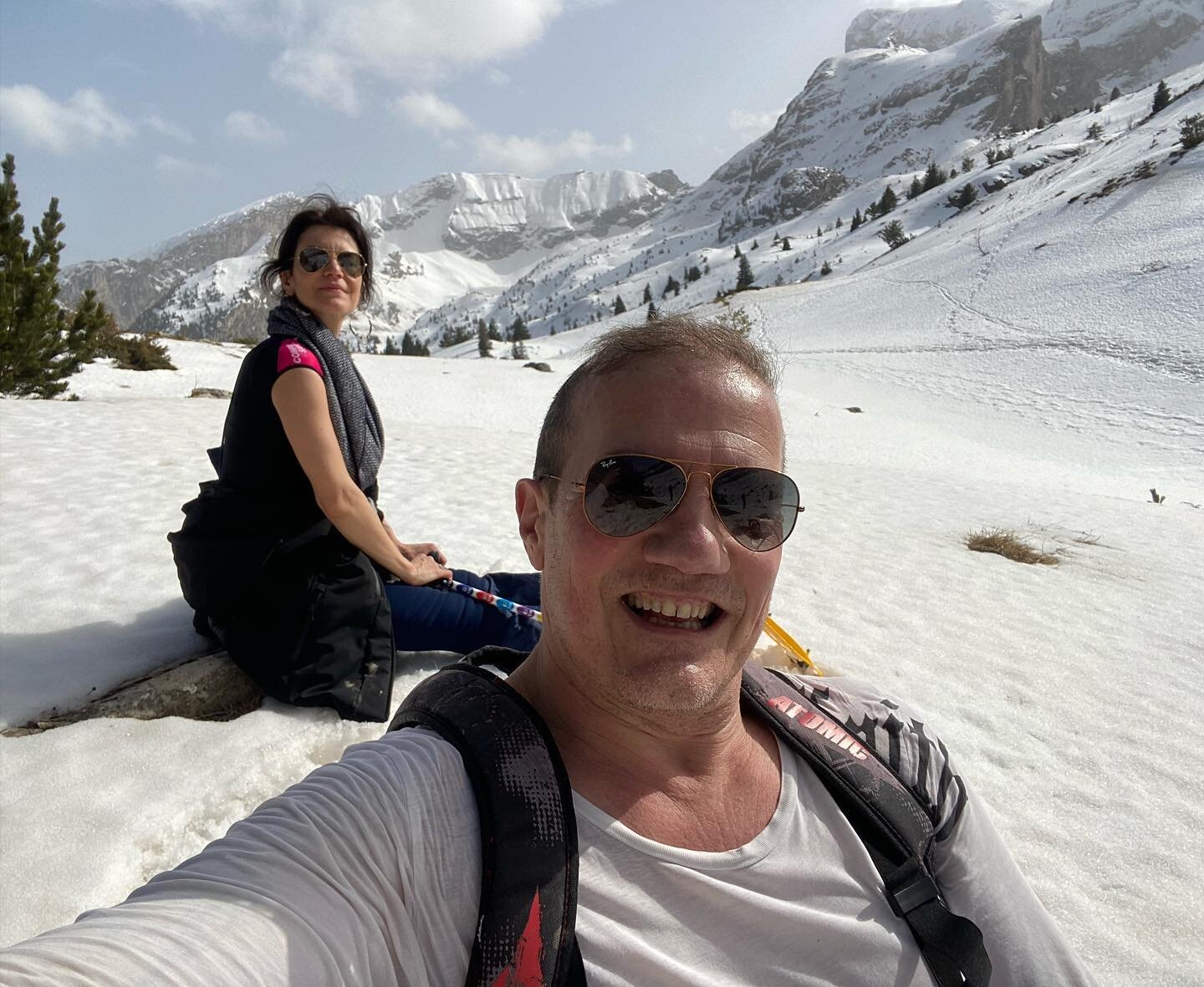 Nous avons quitt&eacute; la Bourgogne pour les Alpes, arpenter la montagne en skis de randonn&eacute;e ou en raquettes. Le silence sur les pistes est impressionnant. La nature reprend un peu ses droits. La @roche_des_bancs nous attend de retour au vi