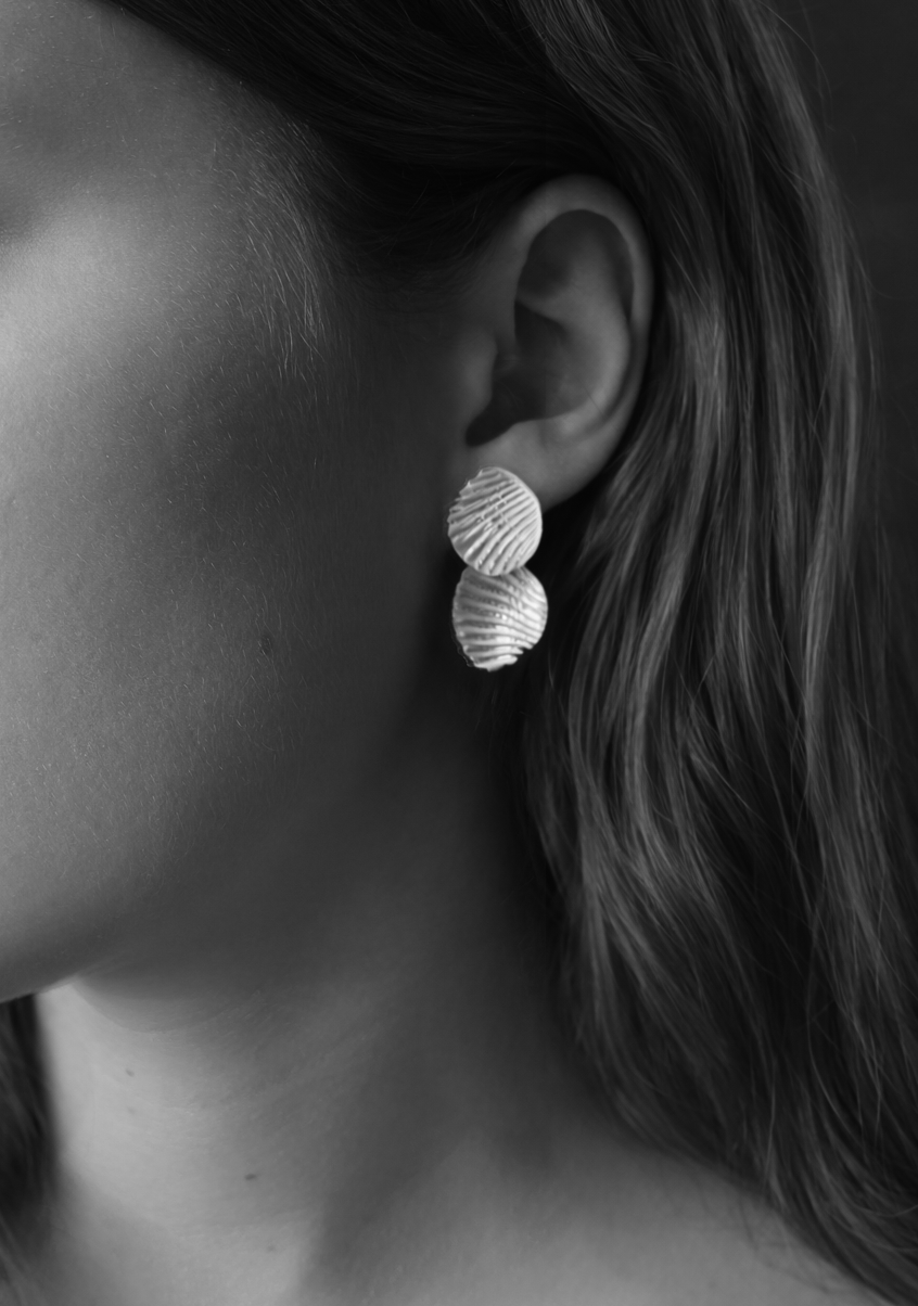 mm3-earrings-helene-bw.png