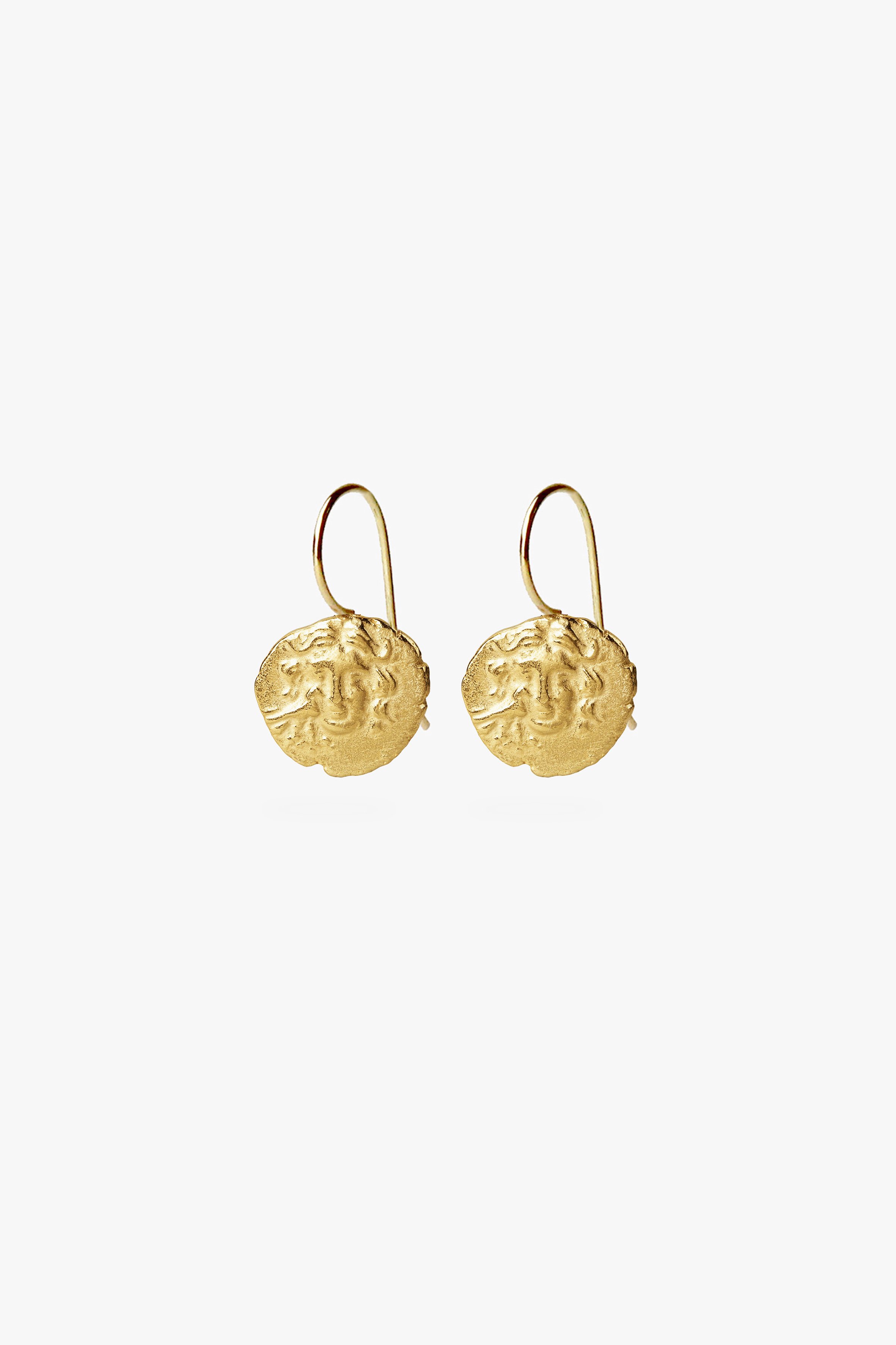 obol-earrings-gold-elisabeth-schotte.jpg