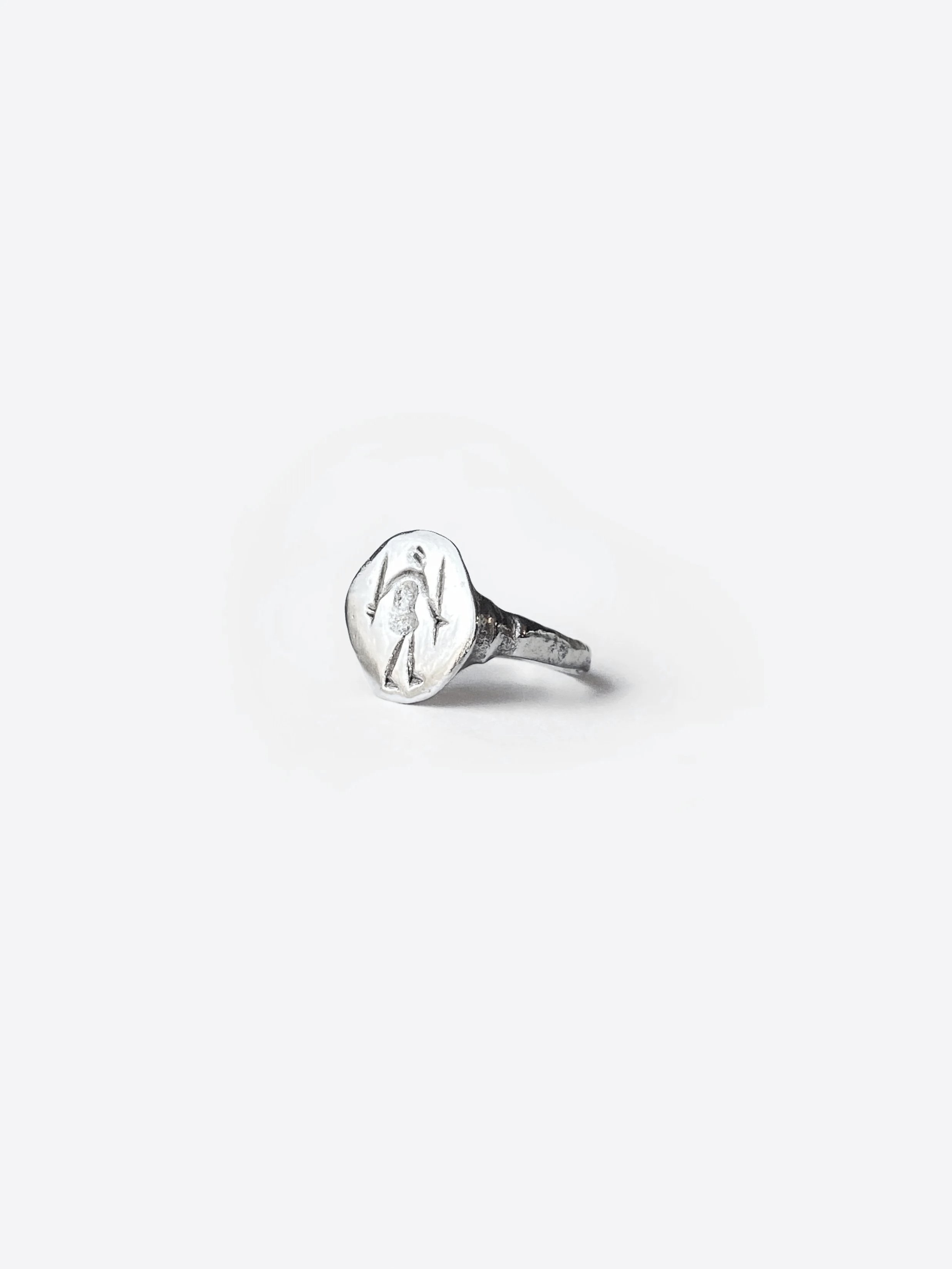 hule-signet-ring-silver.jpg