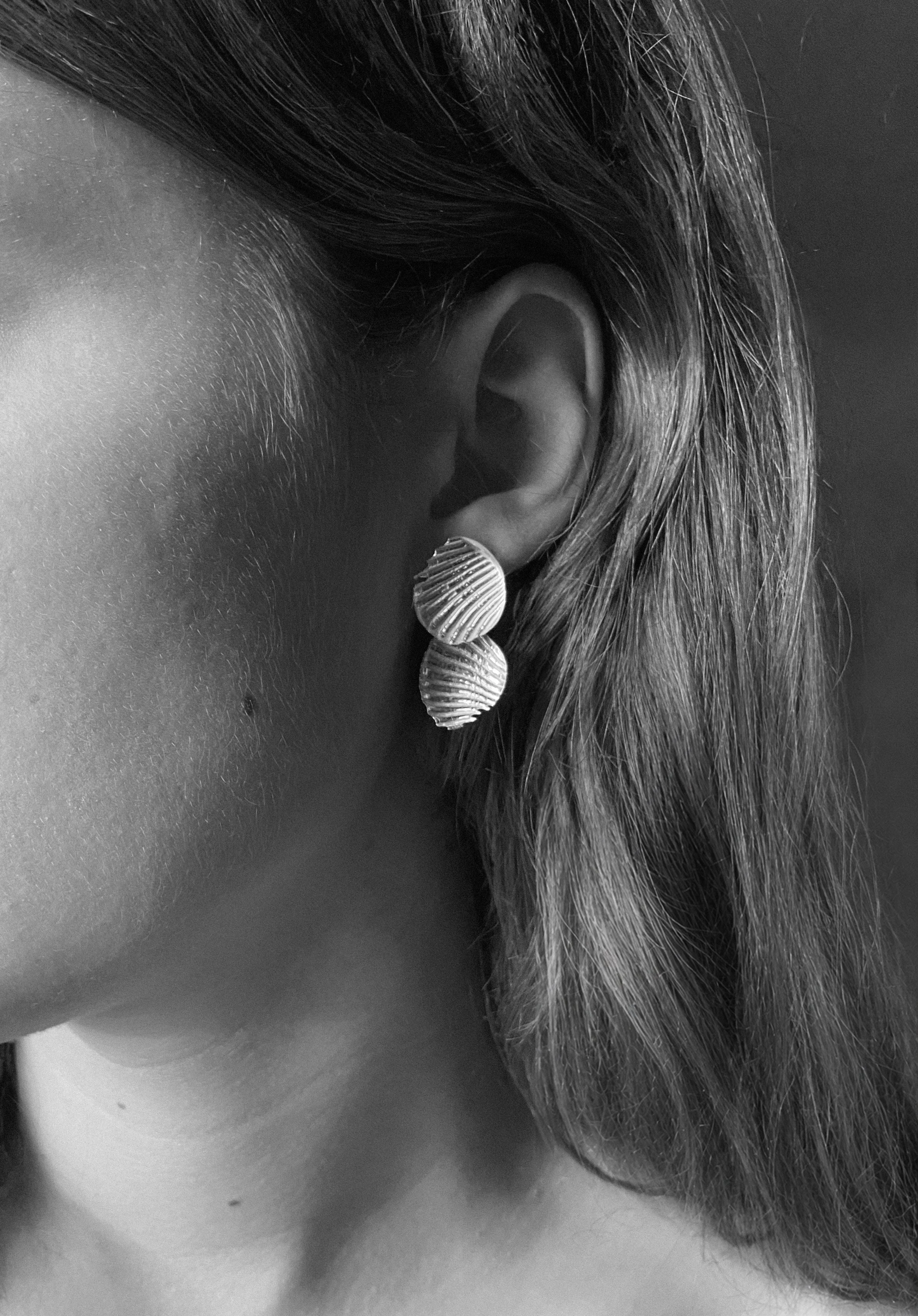 mm-seashell-earrings-helene-2.jpg