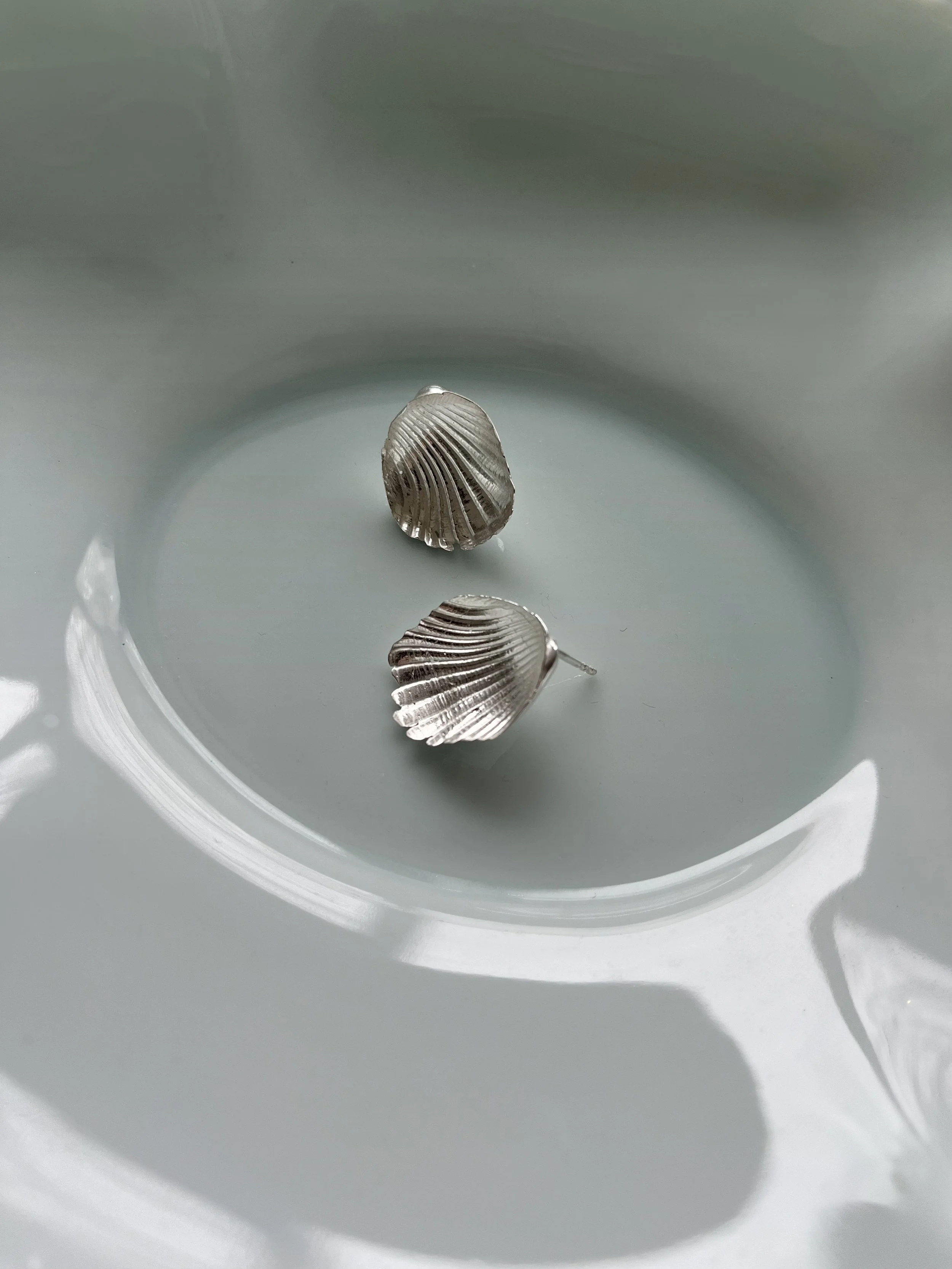 Inverted Seashell Earrings S