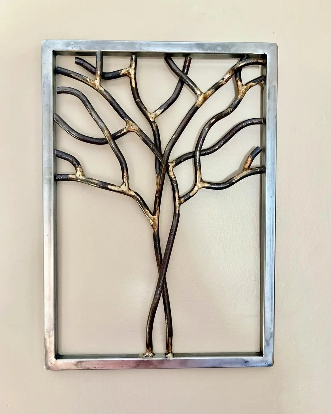 Live Oak Tree 🌳

#thelittleredweldingshop #custommade #welding #femalefabricators #customart #womenwelders #fabrication #alabamaartist #treeart