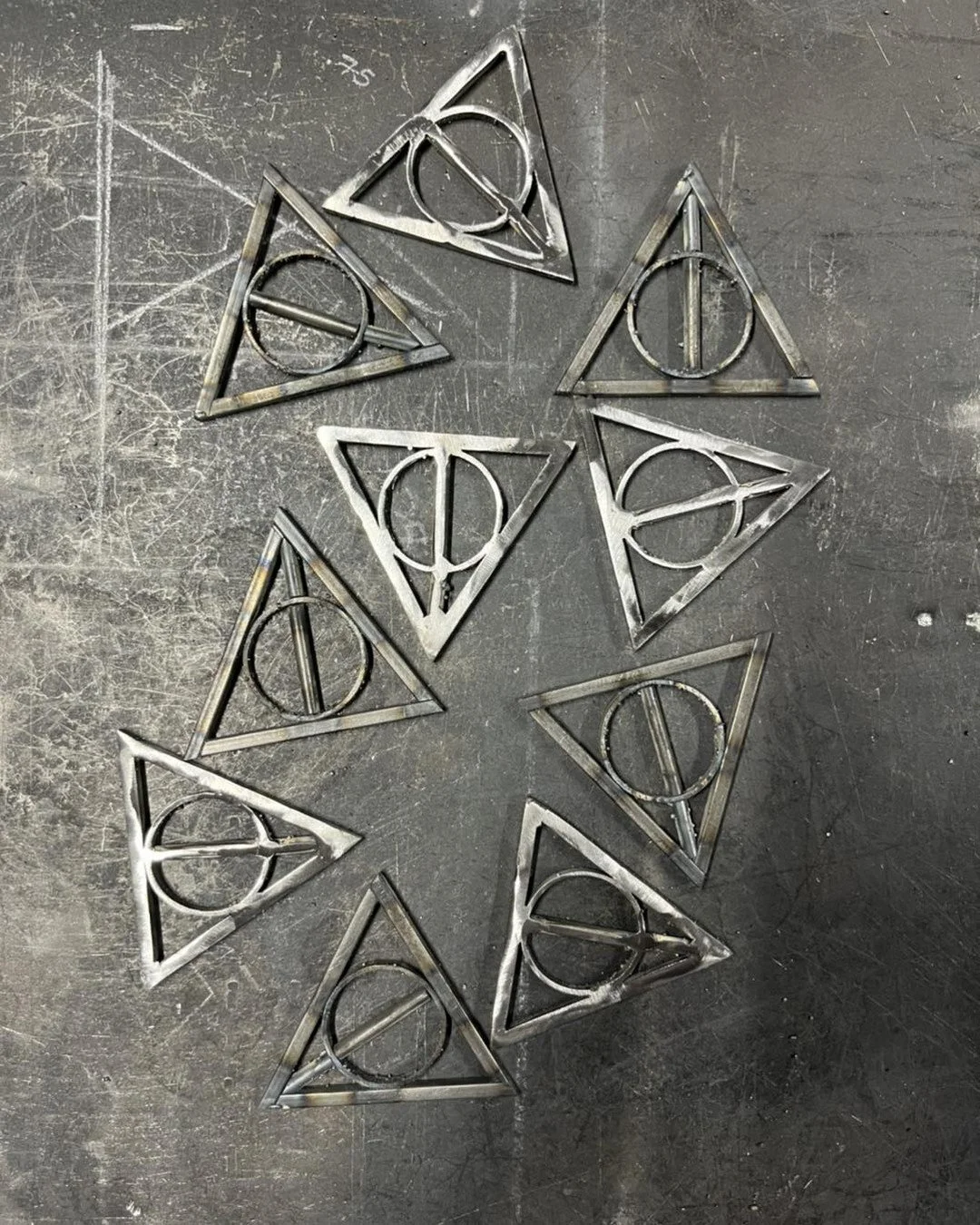 HP ⚡️

#thelittleredweldingshop #welding #fabrication #femalefabricators #womenwhoweld #metalart #custommade #harrypotter #deathlyhallows #alabamaartist