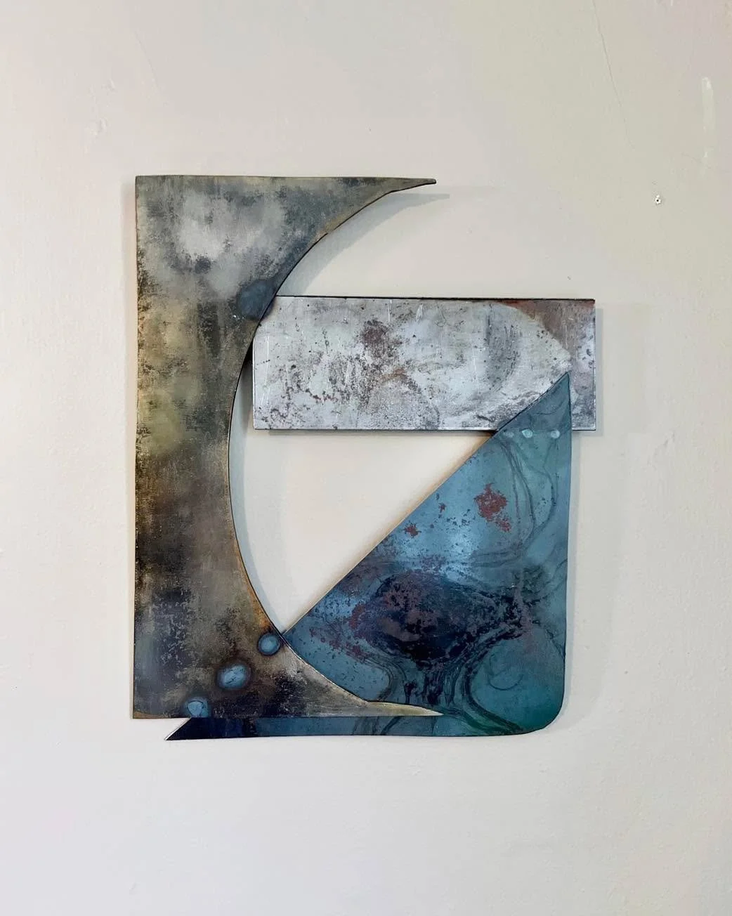 FOR SALE&hellip;Half Moon Metal Collage

Dimensions: 12.25&rdquo; H x 10&rdquo; W

$175

. . .

For other offerings, visit littleredweldingshop.etsy.com

#custommade #welding #thelittleredweldingshop #femalefabricators #customart #womenwelders #fabri