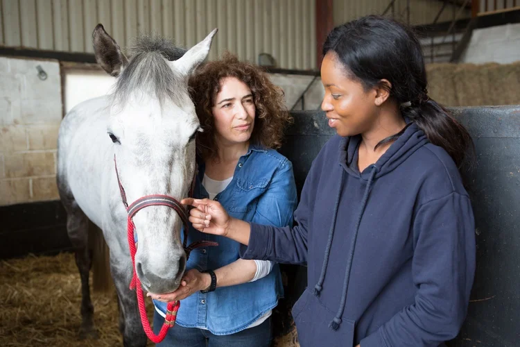 Miriam Ritter Equine-Assisted Therapy - Strength & Learning Through Horses