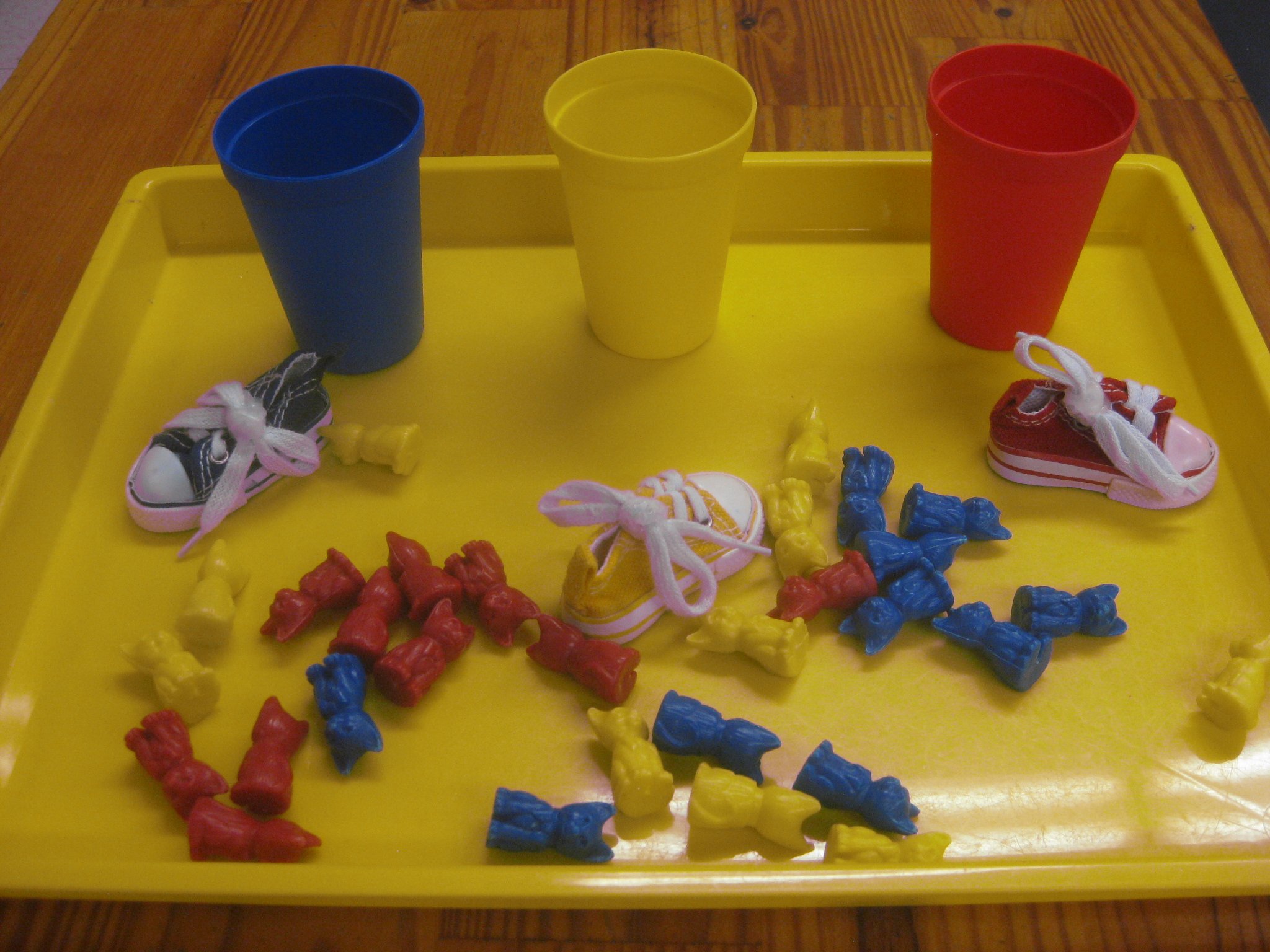 Colored cats and cups