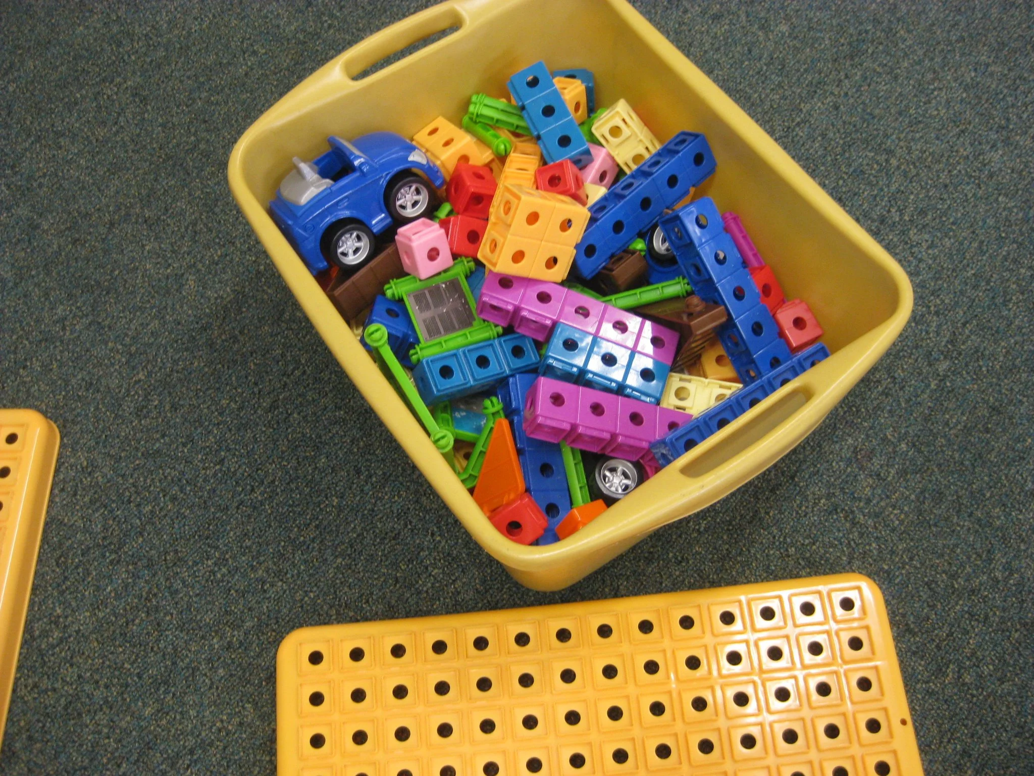 Trio building toy