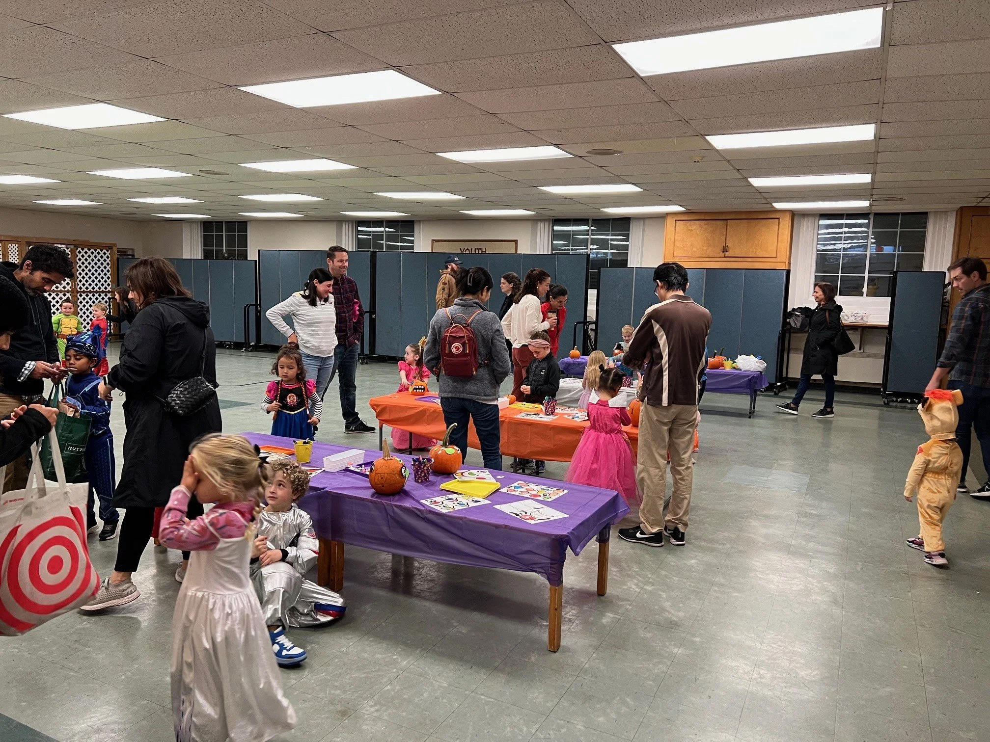 Pumpkin decorating 4 2023.jpg
