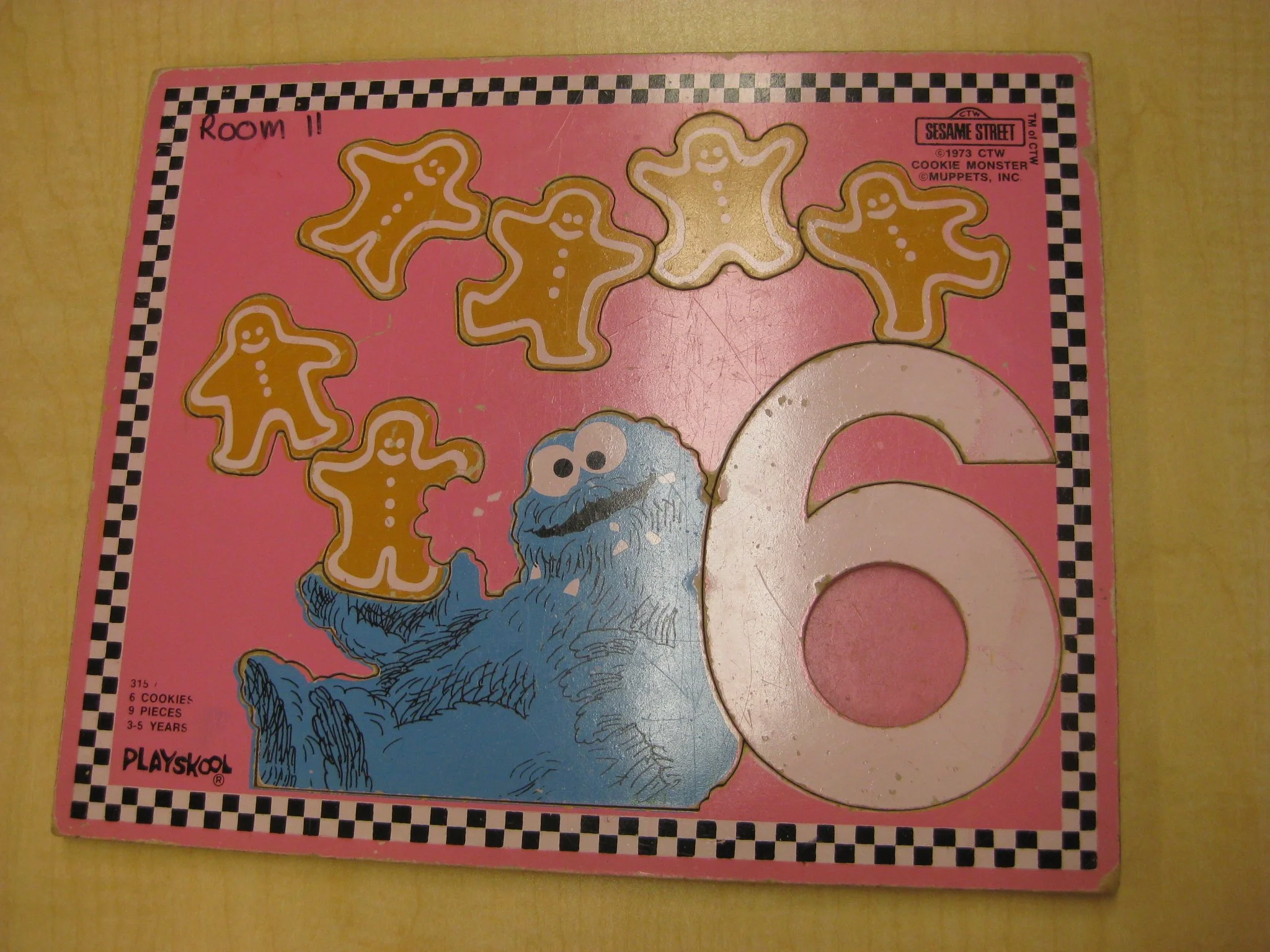 Cookie Monster gingerbread puzzle