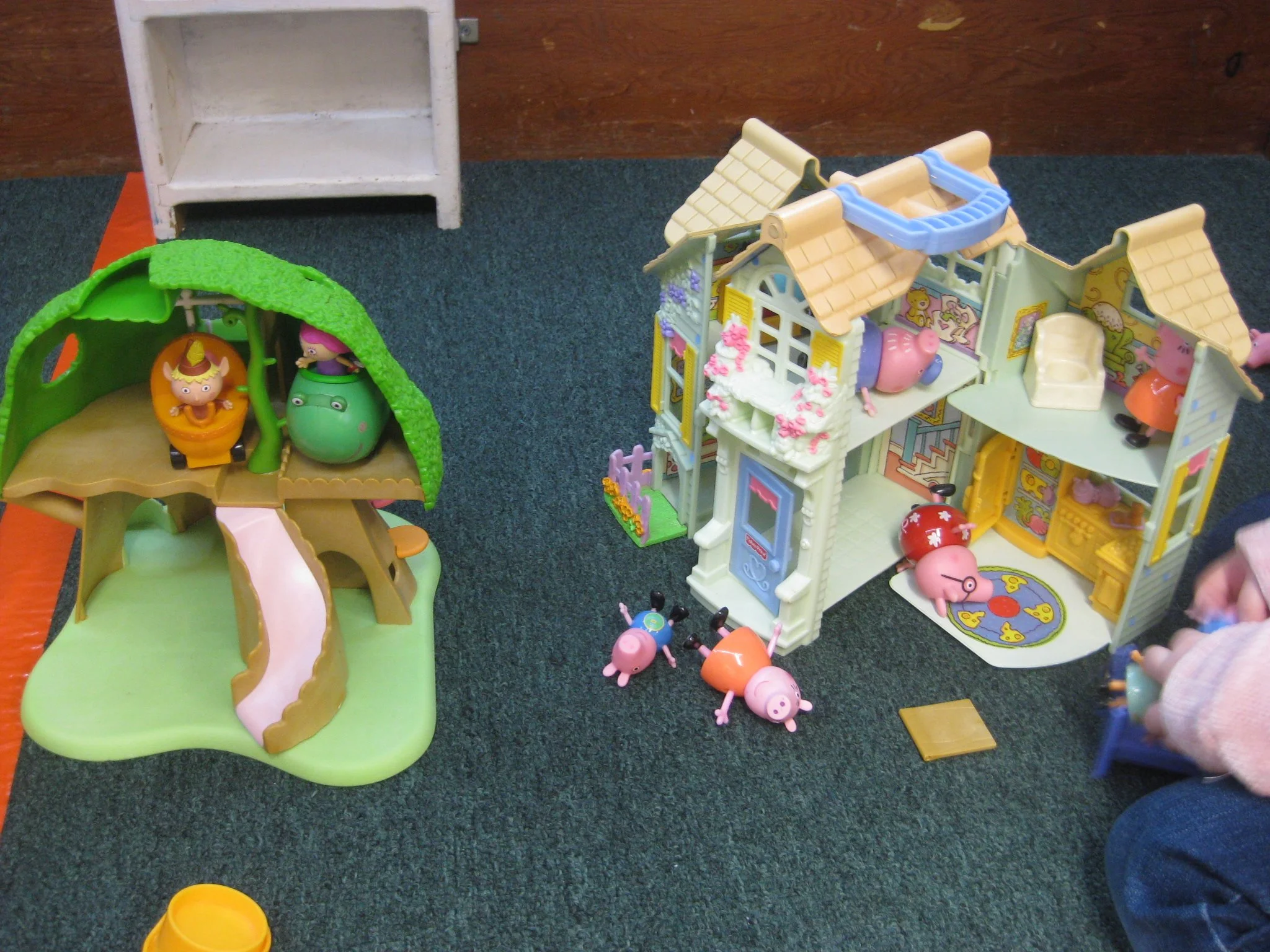 Peppa Pig and Houses